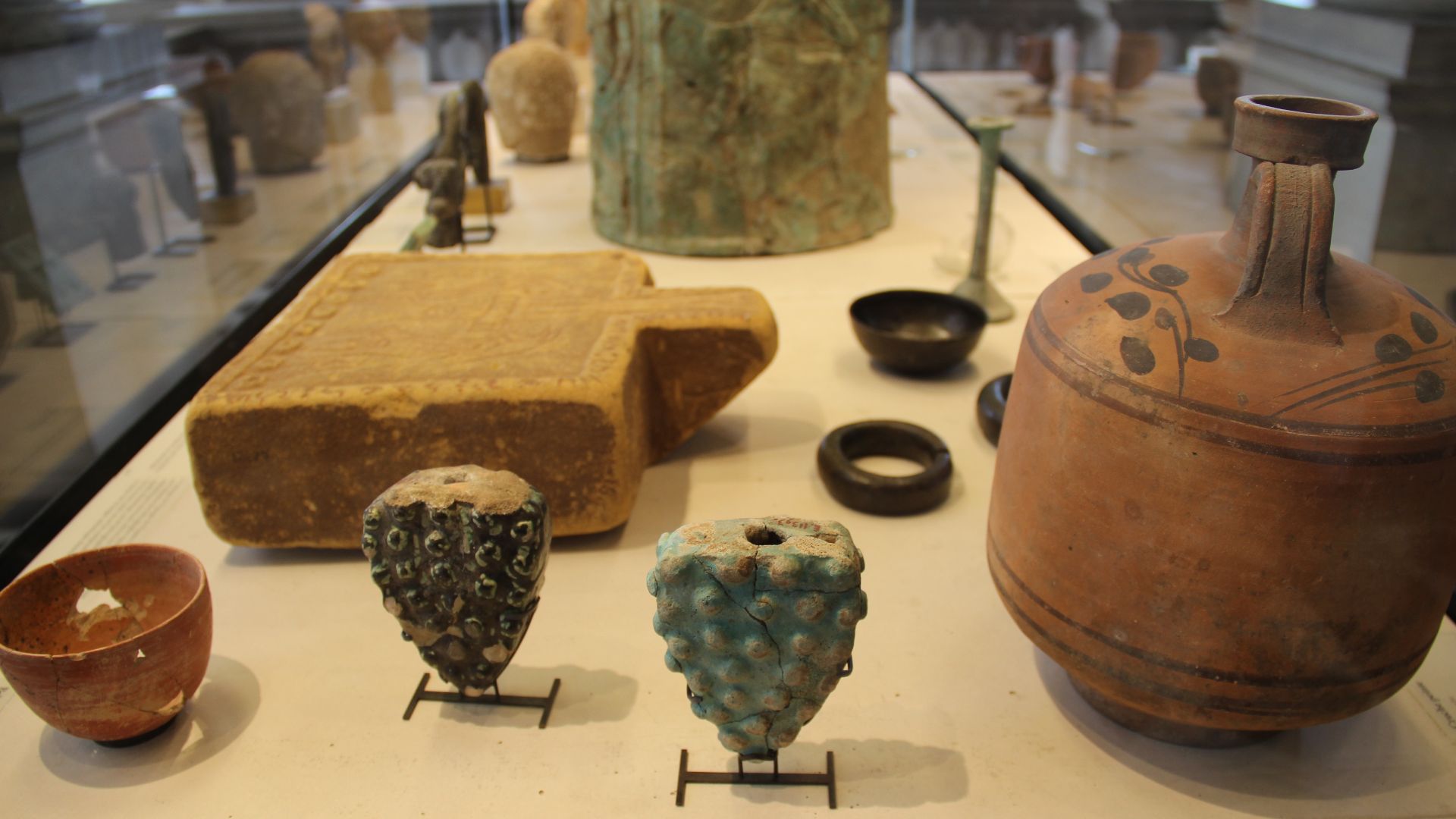 File:Ancient Egypt Artifacts from Sudan Faience grape clusters (architectural decoration) (28137616940).jpg