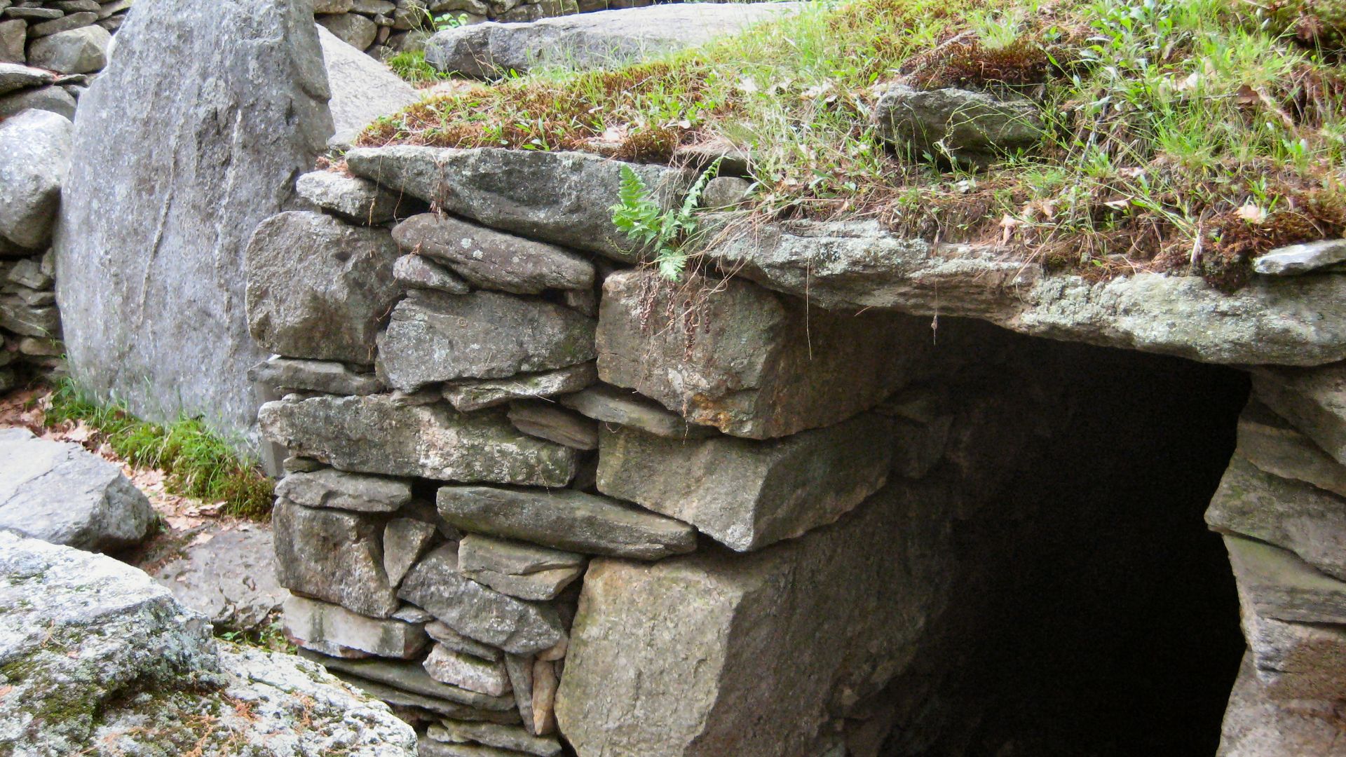 America's Stonehenge, Salem (New Hampshire).