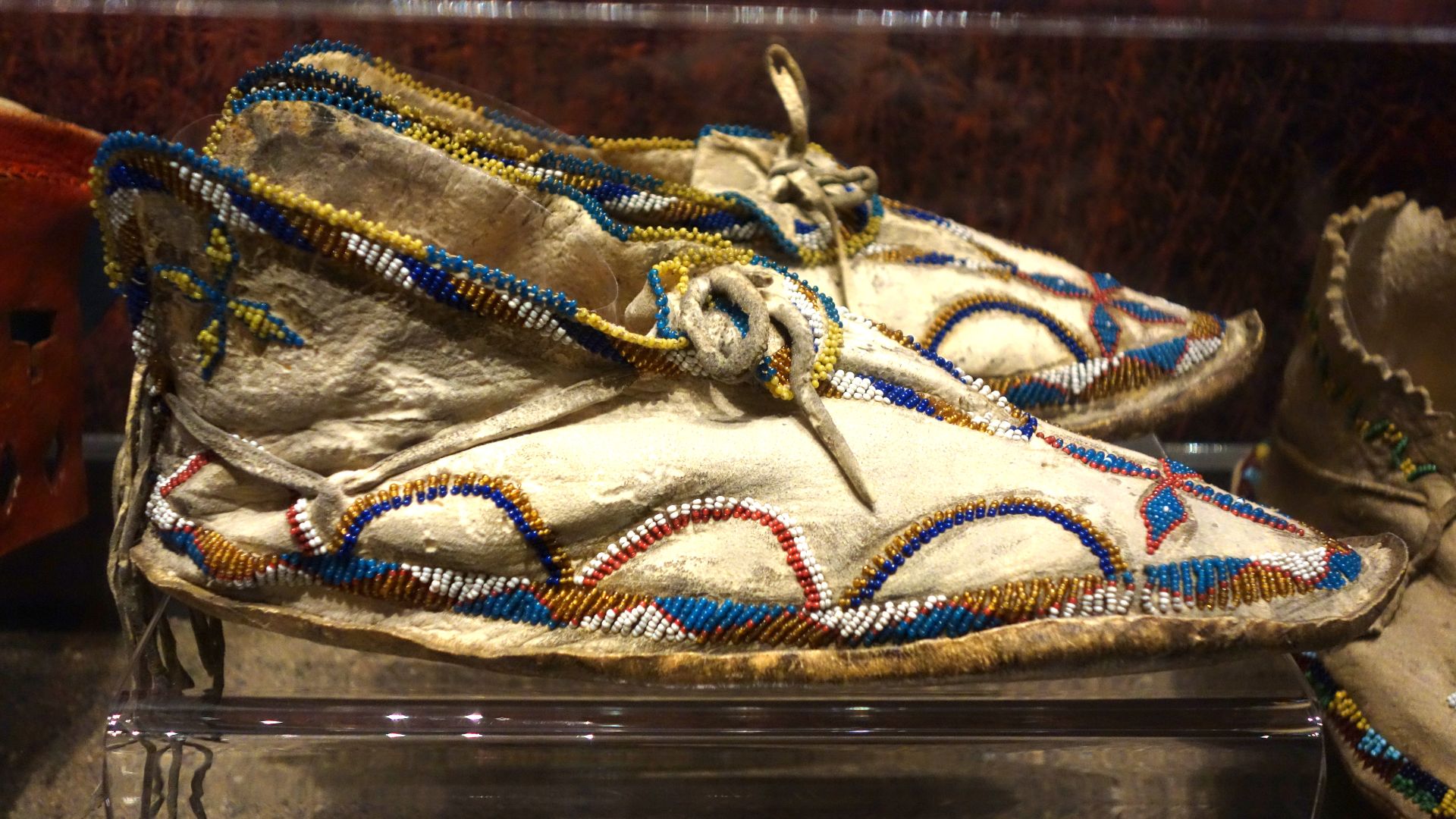 Exhibit in the Bata Shoe Museum, Toronto, Ontario, Canada. This item is old enough so that its design is in the public domain. The museum permitted photography without restriction.