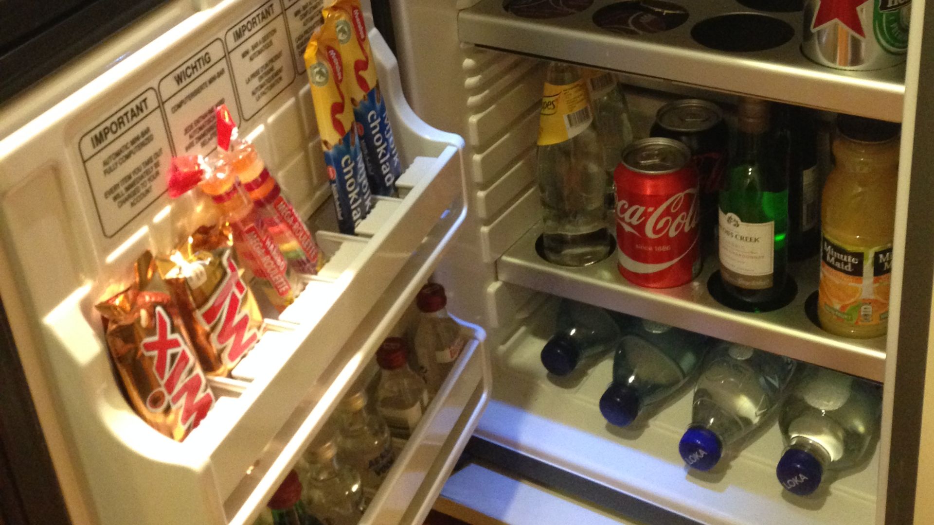 File:SheratonHotelRoomMiniBar-1.jpg