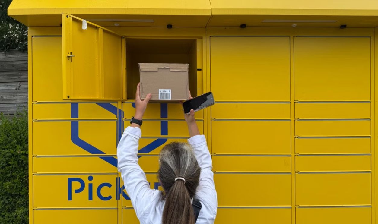 parcel locker