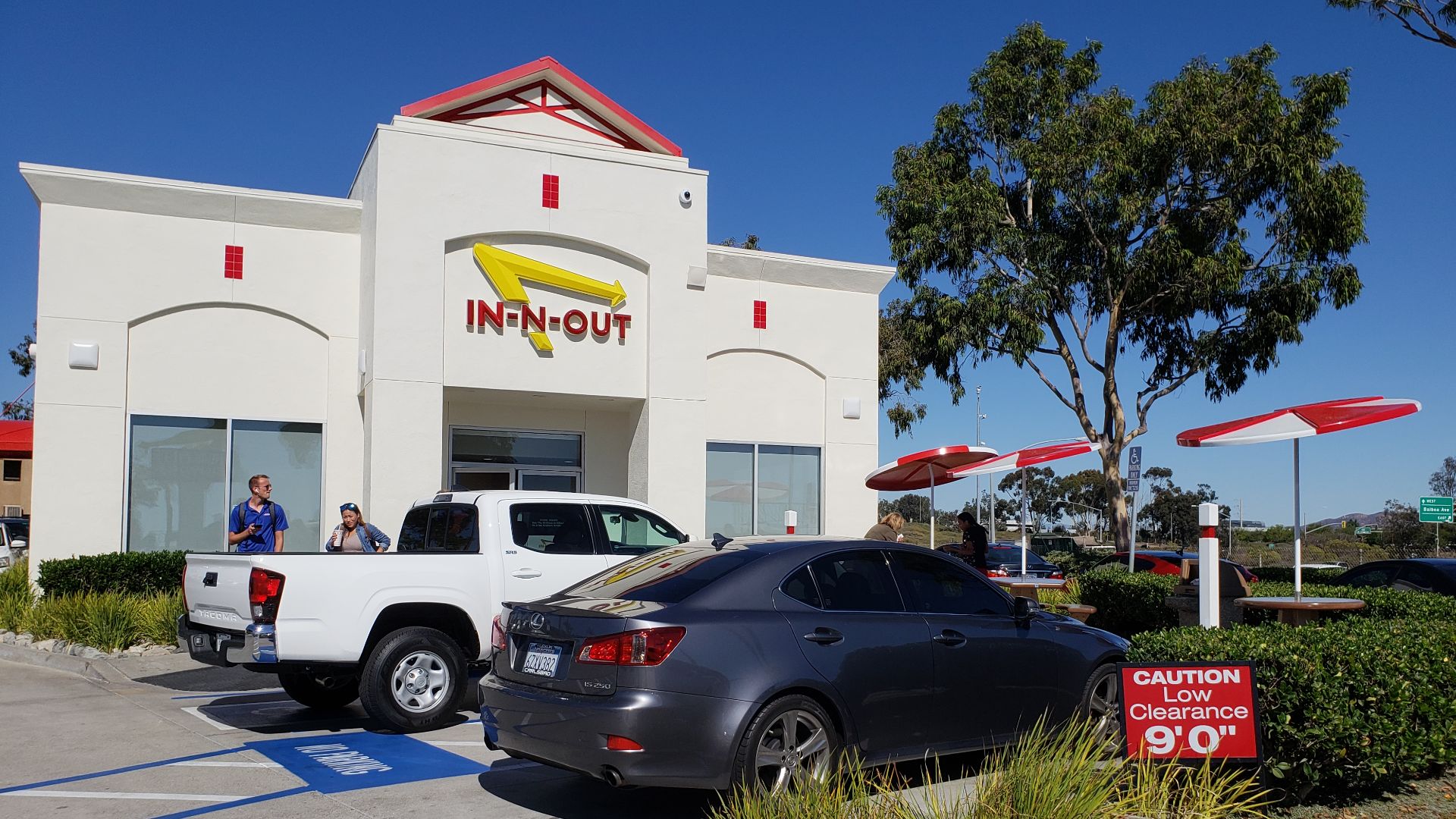 File:Kearny Mesa In-n-out Burger visit 17Oct2018 - 4.jpg