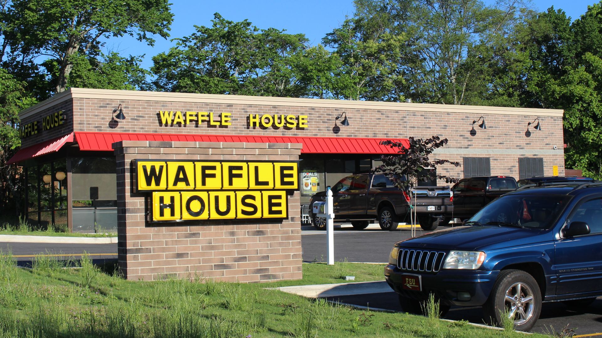 Waffle House, 429 E Taylor St., Griffin, Spalding County, Georgia