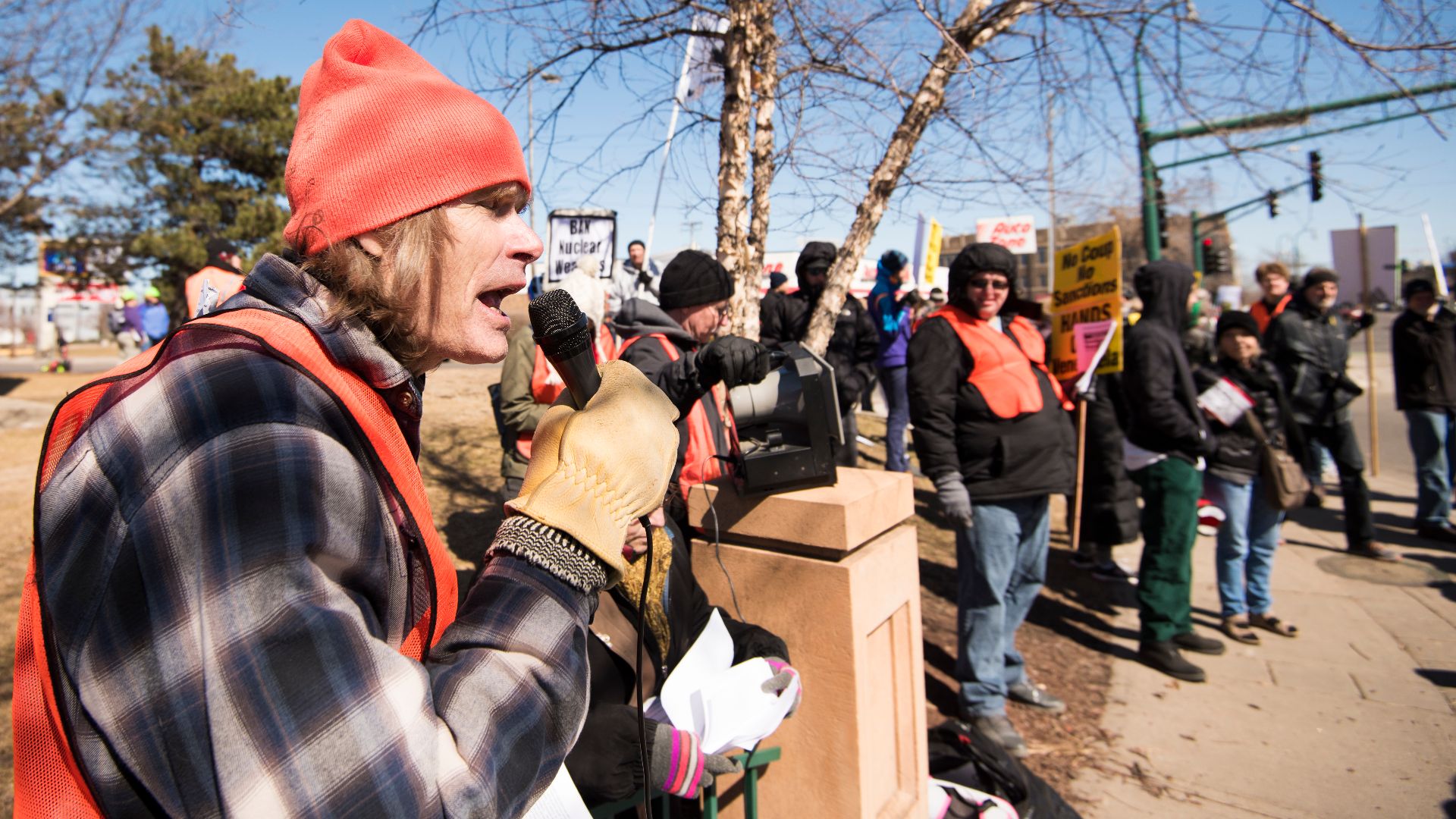 Minneapolis, Minnesota
March 30, 2019
Protesters spoke out against any United States in Venezuela such as military intervention. They were in favor of Nicolas Maduro and against Juan Guaido.

2019-03-30 This is licensed under the Creative Commons Attribut