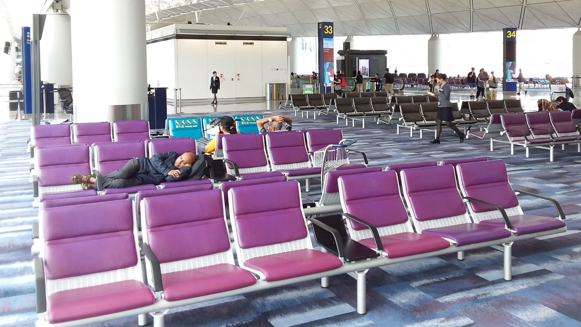 HK 赤鱲角 Chek Lap Kok zh:香港國際機場 Hong Kong Int'l Airport Terminal T1 客機離港禁區 Departure zone in August 2019