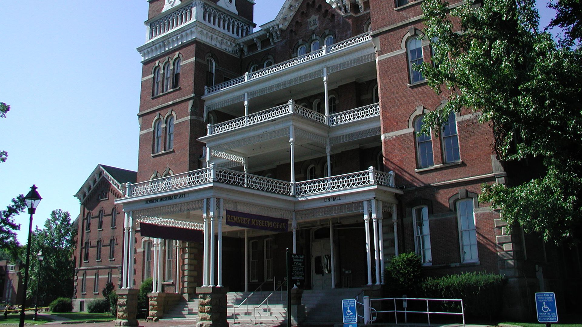 Kennedy Museum of Art, located on the campus of w:Ohio University, w:Athens, Ohio, USA.