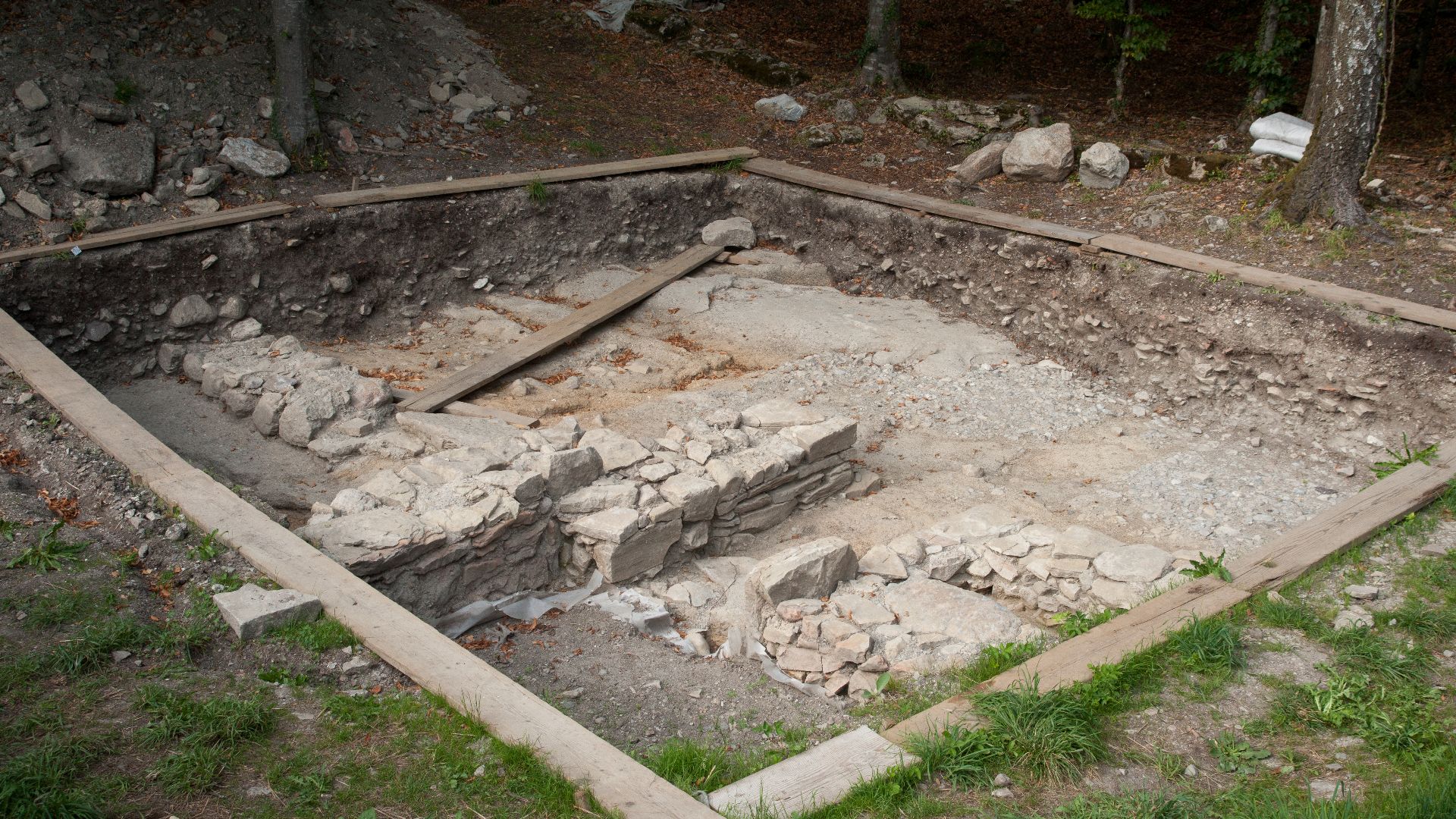 Bossonnens - Ruines du château - fouilles