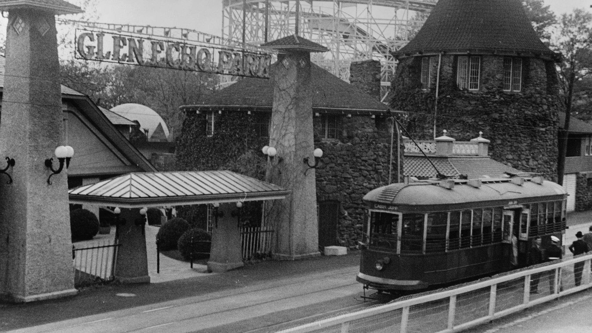 Streetcar at Glen Echo Park
Original: Glen Echo, Maryland. A view of the entrance of Glen Echo Park, showing persons alighting from a Cabin John streetcar in front of it