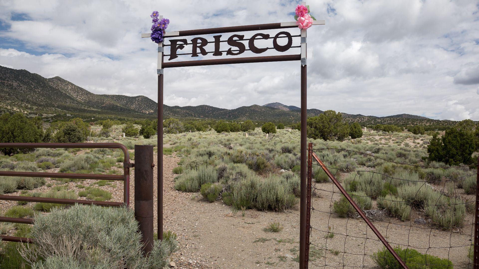 Frisco Cemetery gate, Frisco, Utah, US