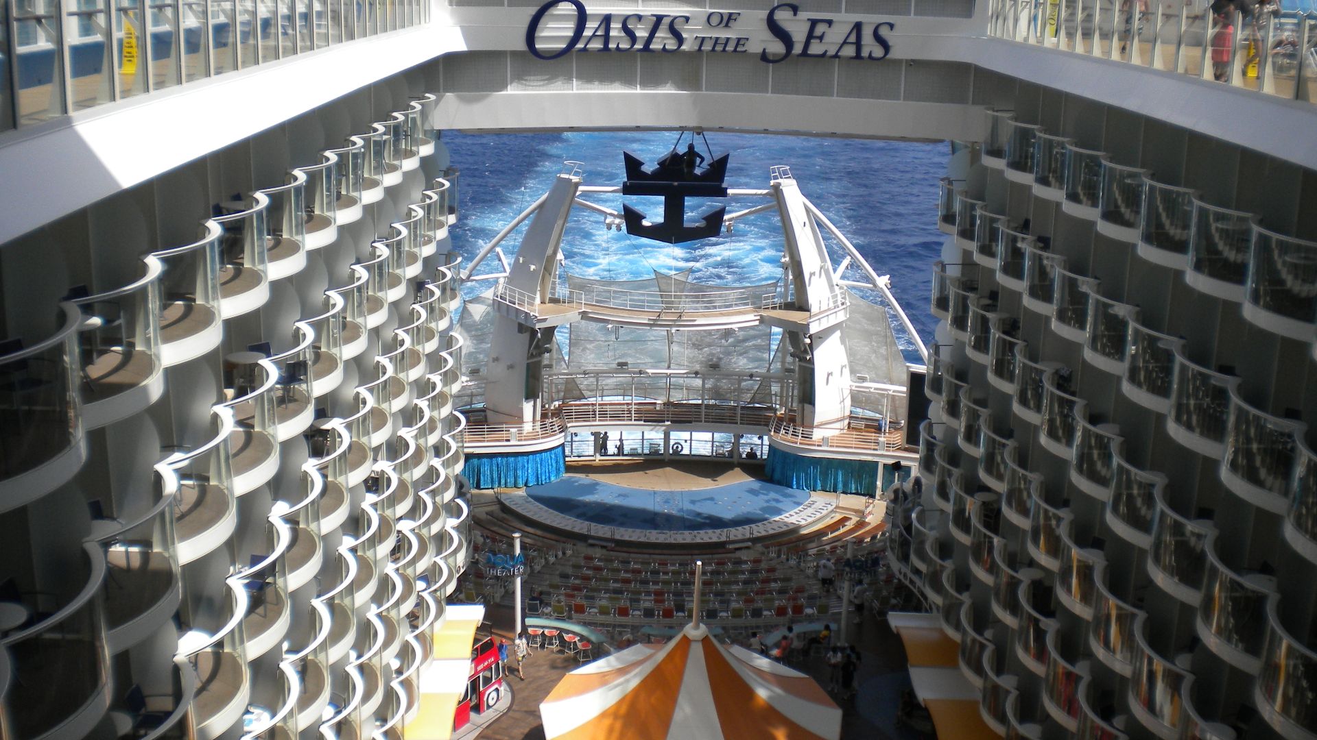 Oasis of the Seas - Aqua Theater amphitheatre - View from the up of the Boardwalk

August 6th-13th 2011