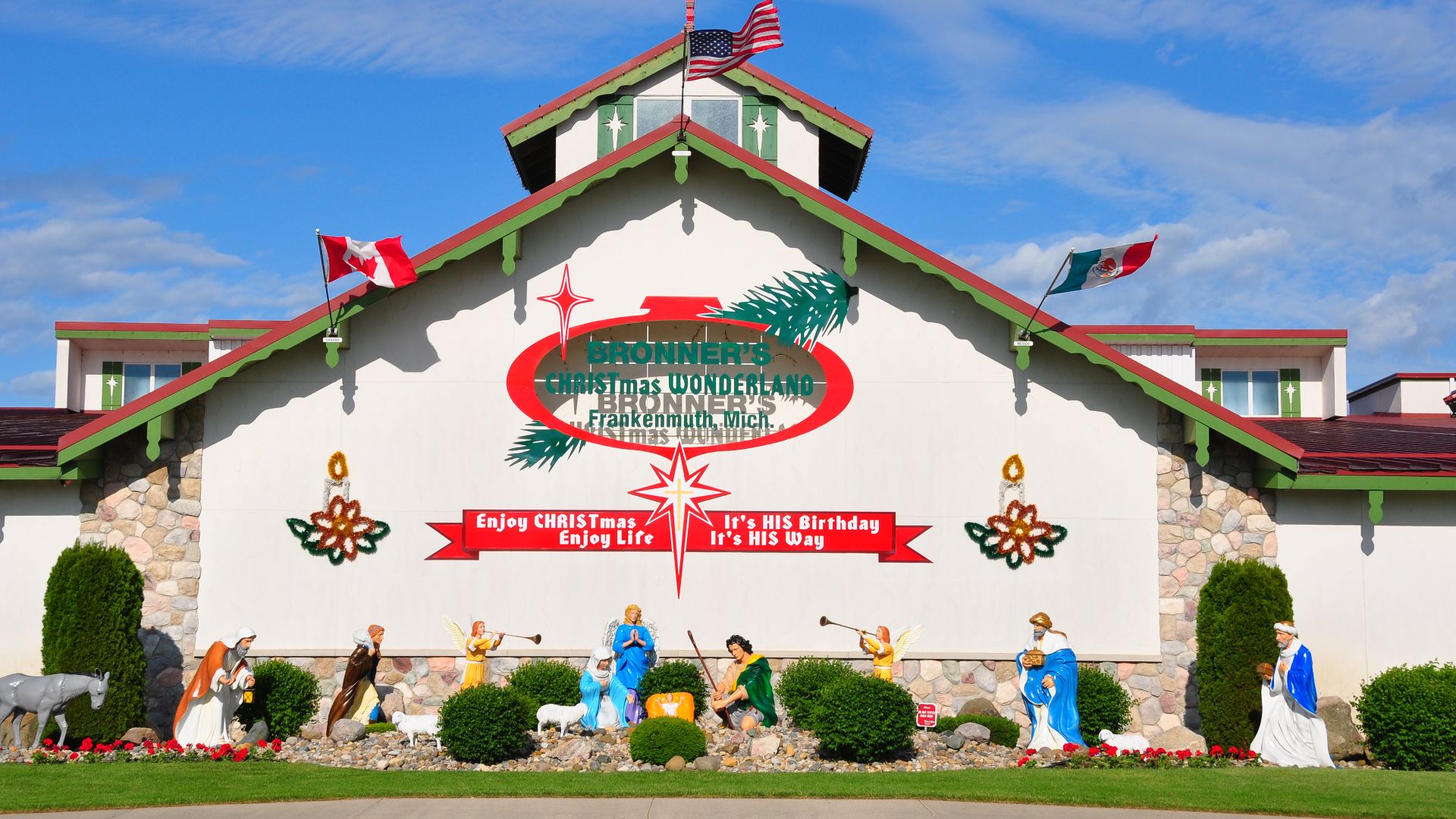 Bronner's Christmas Wonderland West Entrance