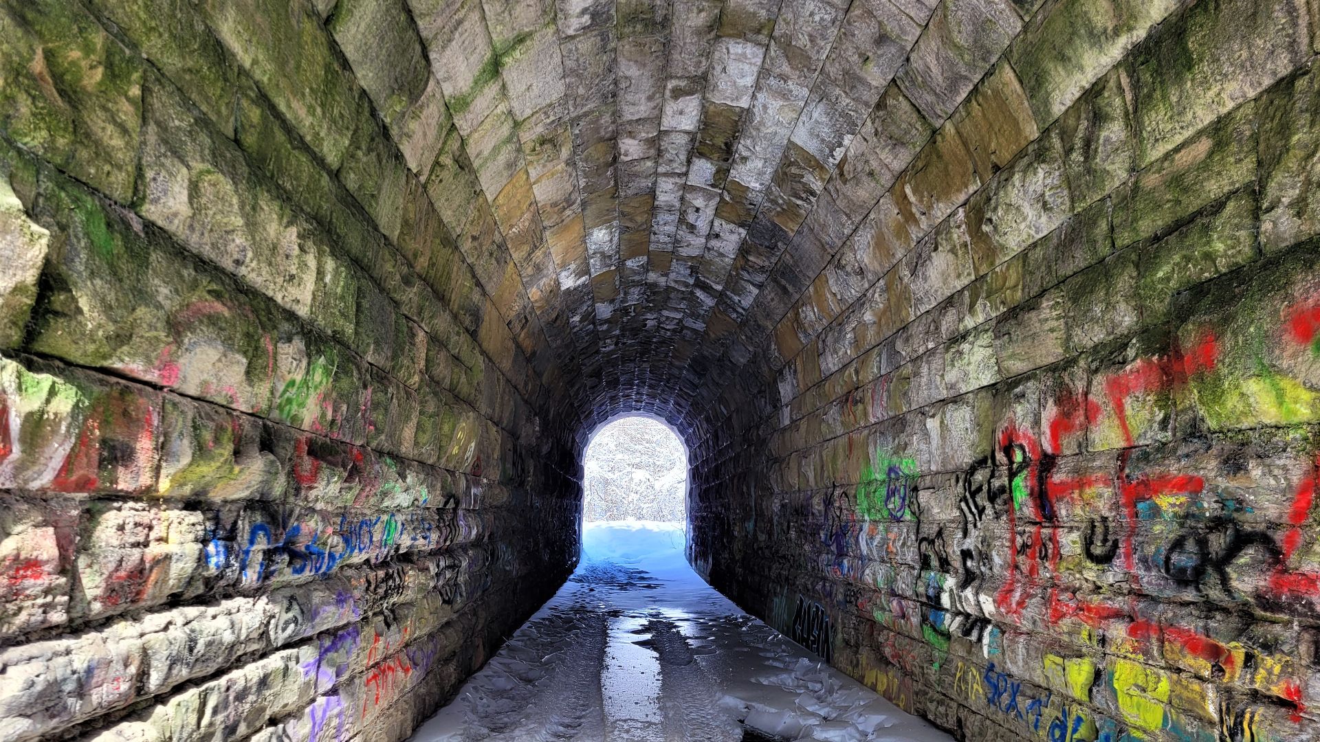 Screaming Tunnel-Niagara Falls-Ontario