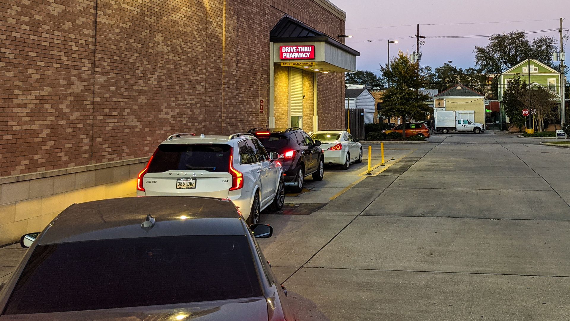 Drive-Thru Pharmacy automobile line, Mid-City New Orleans, November 2020