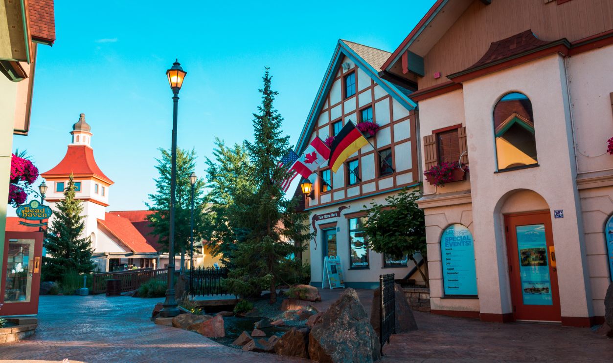 Frakenmuth, MI /USA - July 8th 2017:  Walking through the shopping area in Frakenmuth Michigan