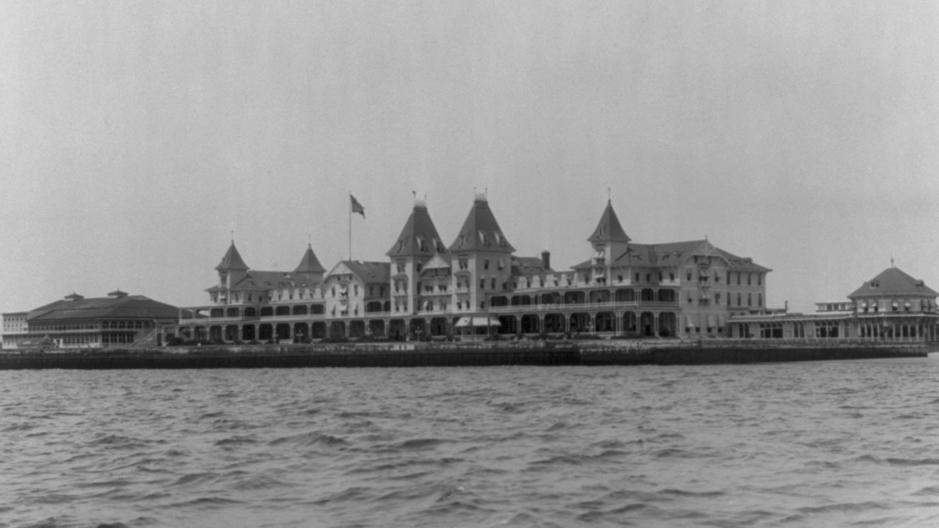 Title: Coney Island, N.Y.: Brighton Beach Hotel
Abstract/medium: 1 photographic print.
