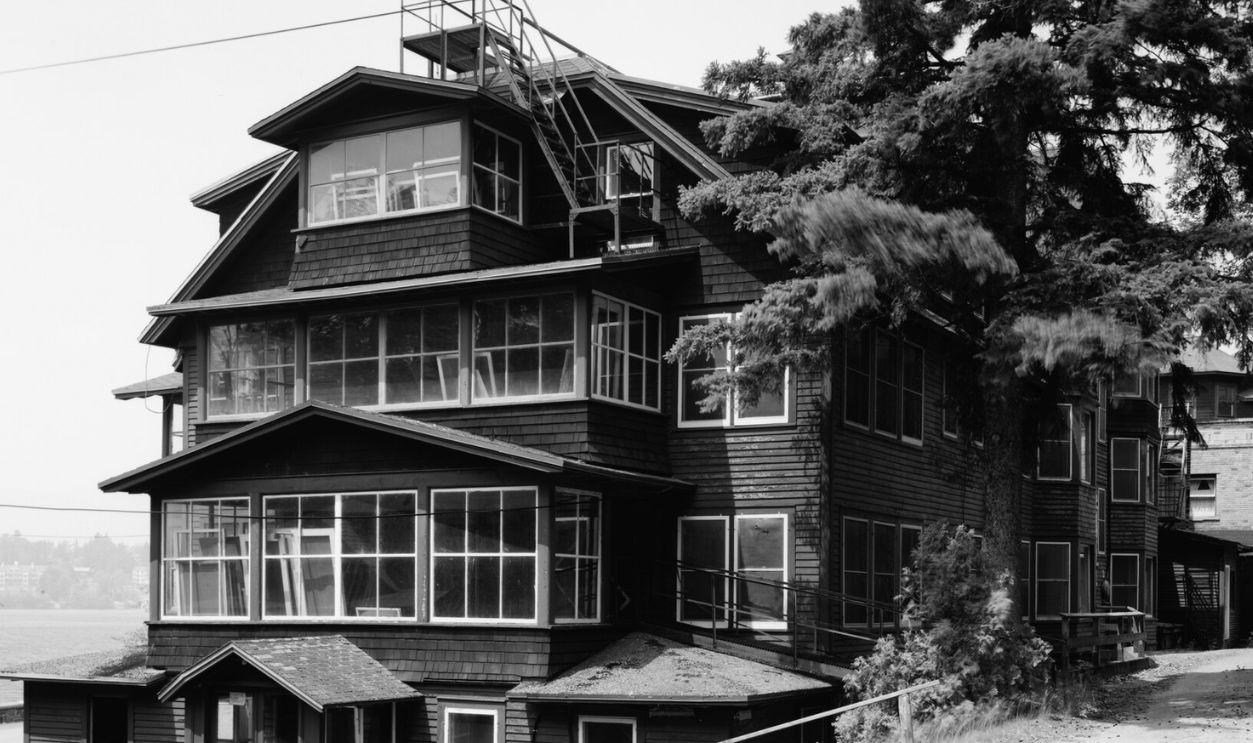 File:View north, south and east facade of Lake Forest (original Forest Cottage structure incorporated into renamed structure) - Lake Placid Club, Forest Wing, East side of Mirror Lake HABS NY,16-NOEL,1-5.tif