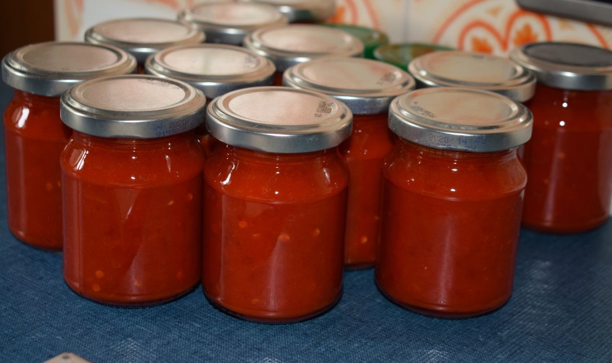 homemade red hot chili sauce