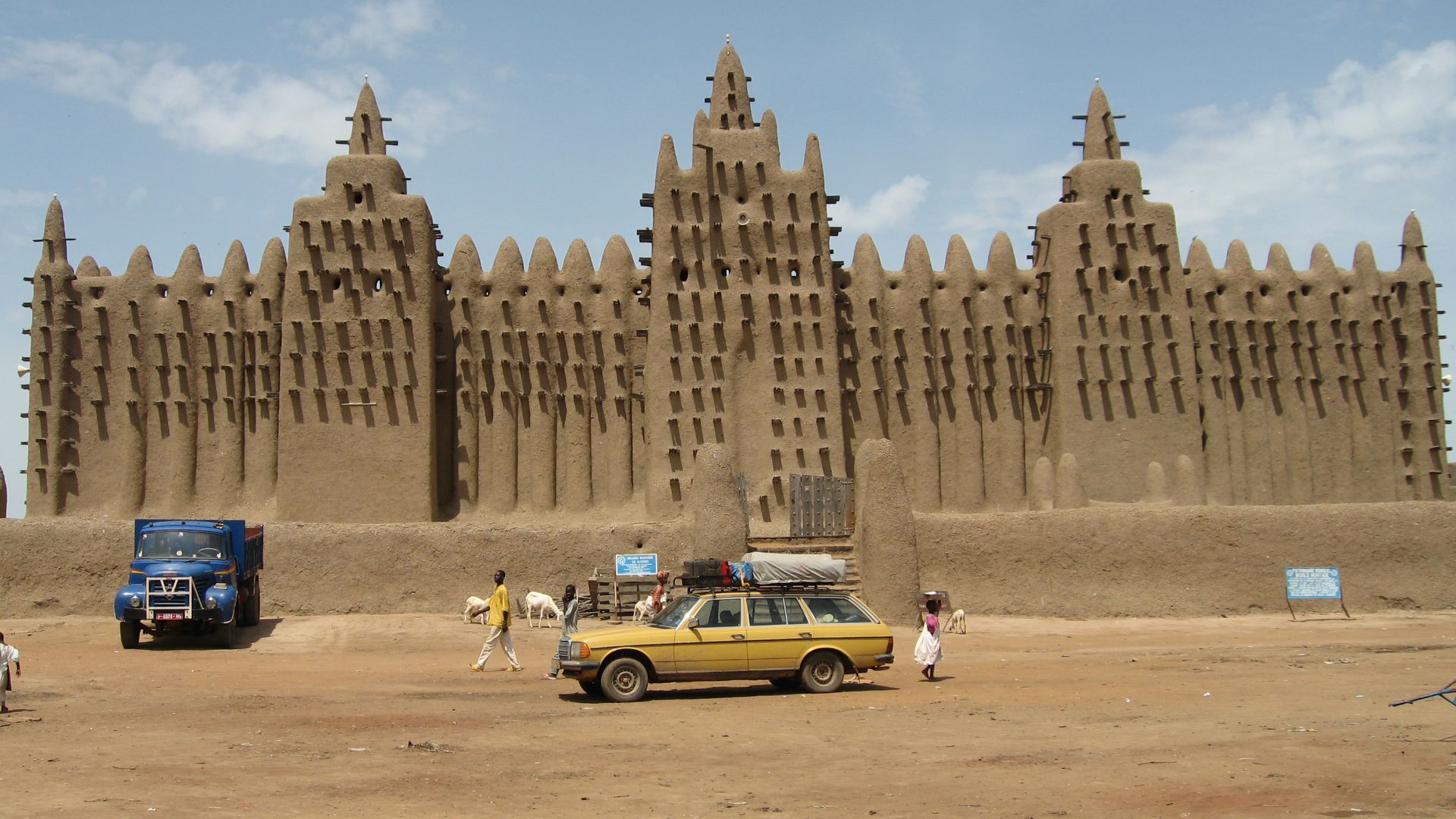 The biggest Mud Mosque in Africa (Djenne, Mali)