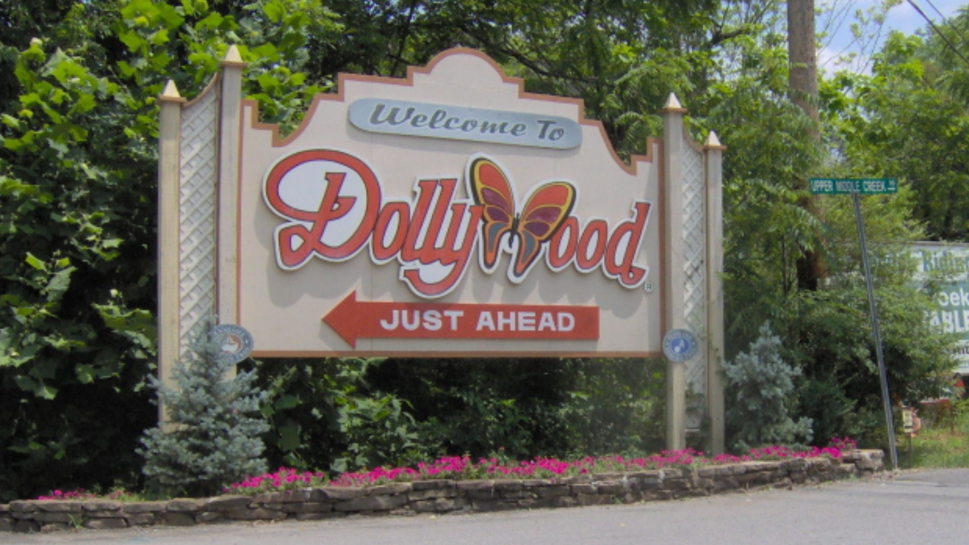 The entrance to Dollywood in Pigeon Forge.