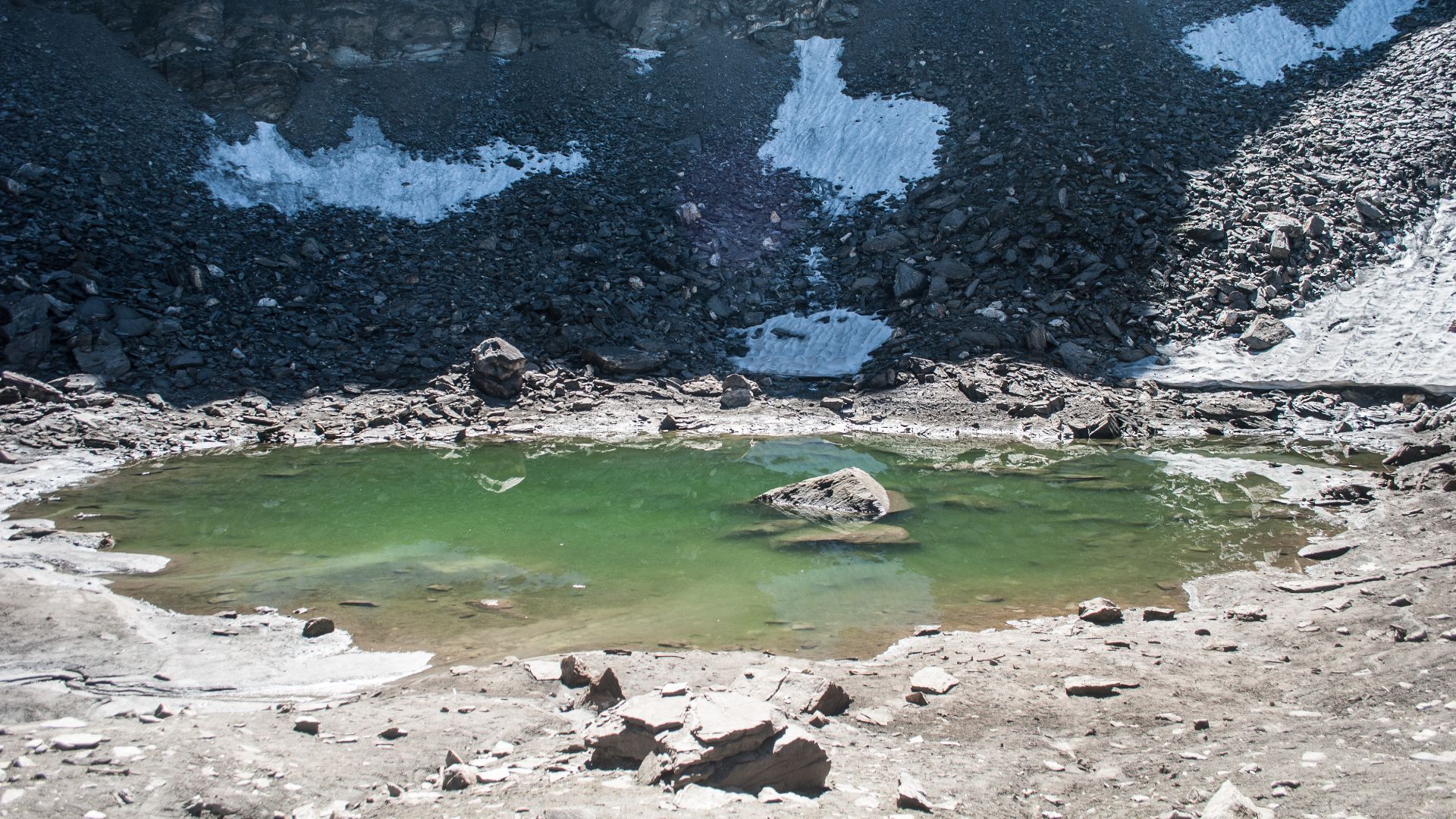 The roopkund lake in August2014