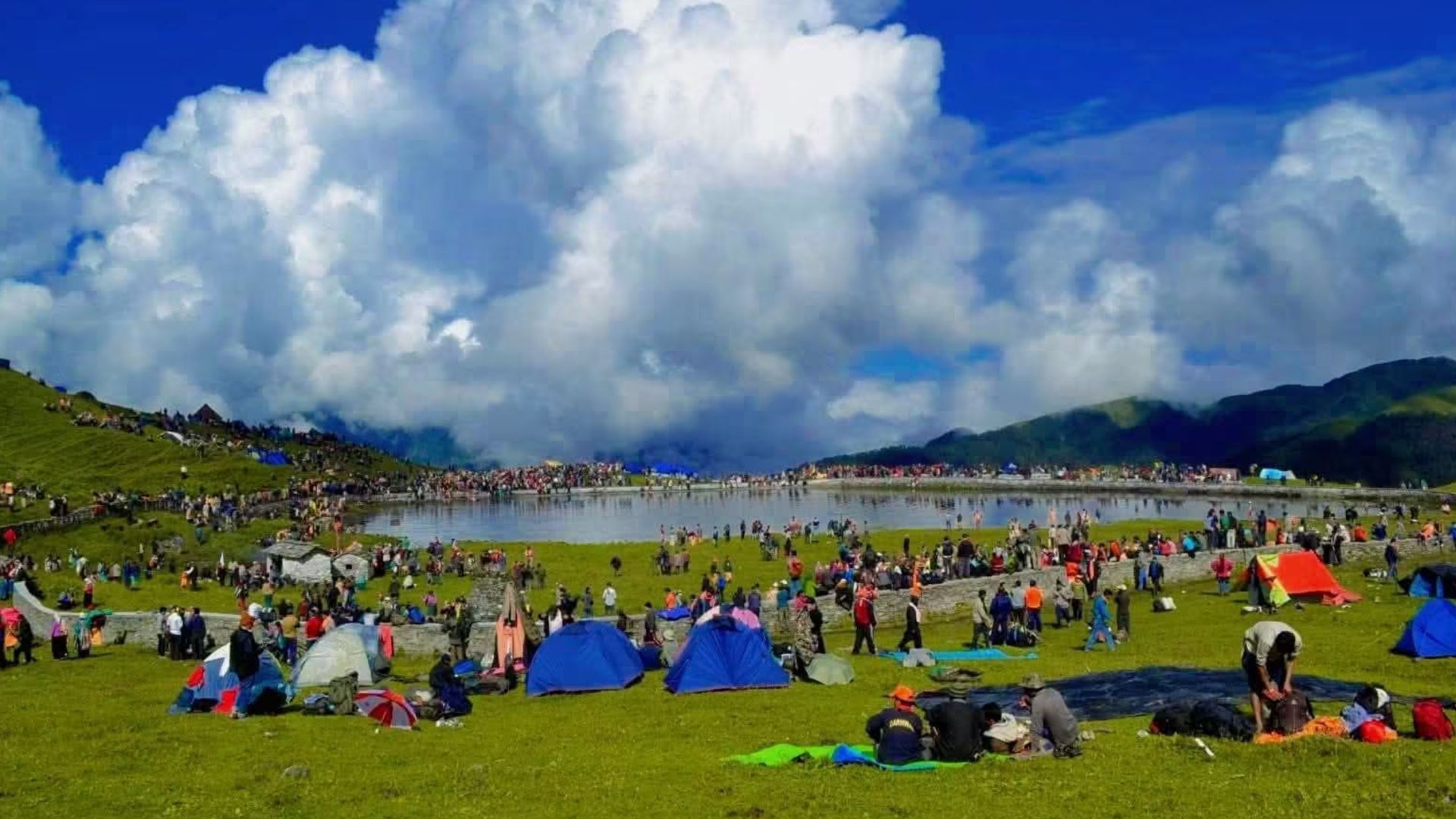 Large number of devotees at Bedni Bugyal during Nanda Badi Jat 2026.