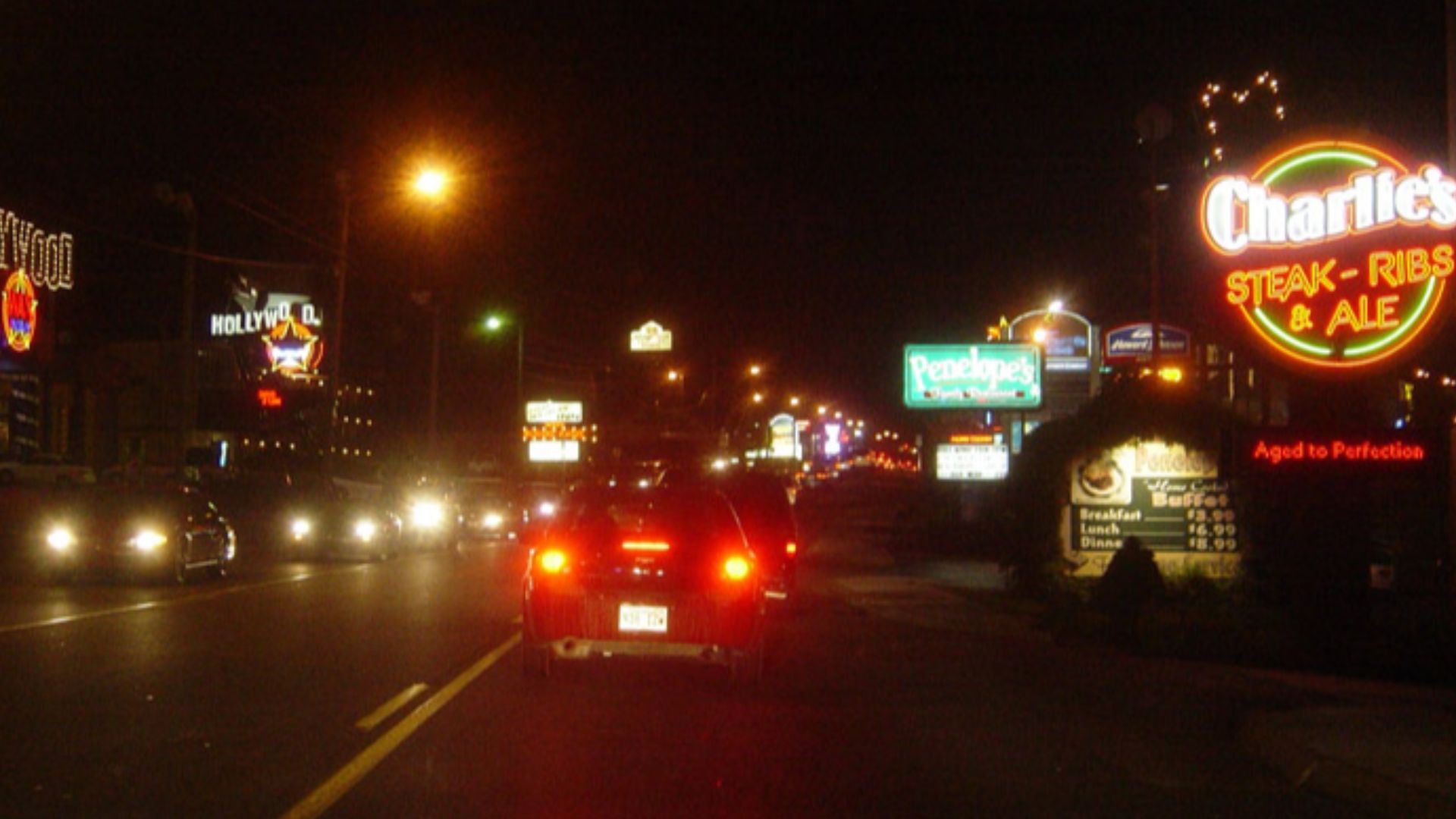 File:09-01-06-bransonmaindrag.jpg