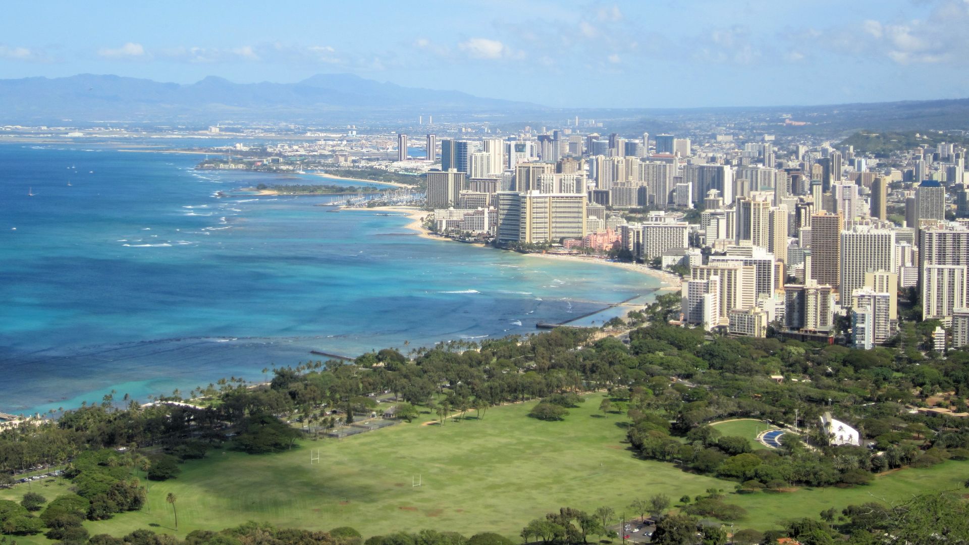 Waikiki and Downtown Honolulu, view from Diamond Head/Lēʻahi