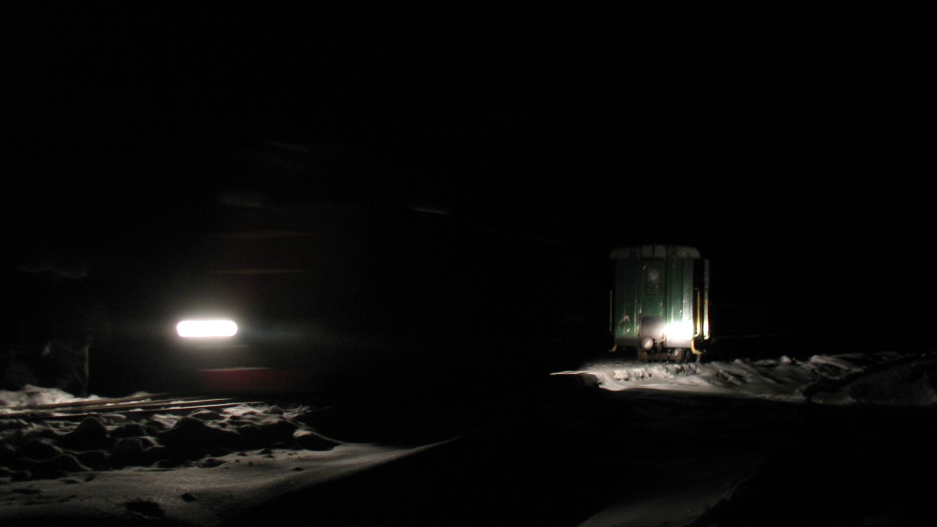 Ride on narrow gauge railway Tumskaya - Golovanova dacha at night passenger train. TU7A-2895 with one car.
Line operated by RZD, and closed in april 2008.
Поездка на ночном поезде по узкоколейной железной дороге Тумская - Голованова дача. Тепловоз ТУ7А-28