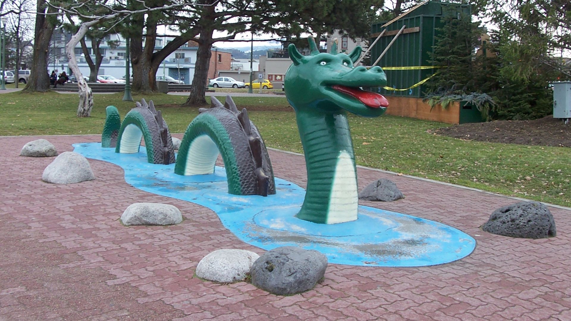 A Statue of an en:Ogopogo in a en:Kelowna park.