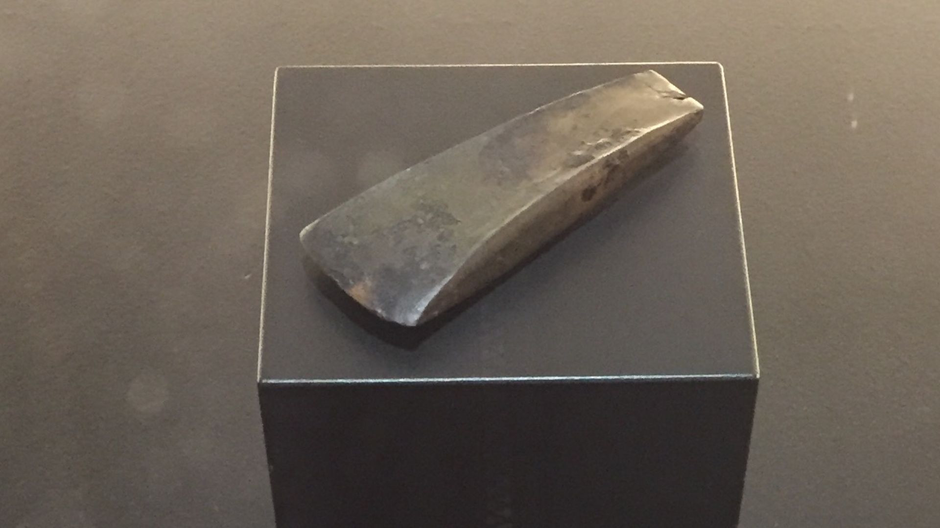 Iceman's Copper Axe from Südtiroler Archäologiemuseum
