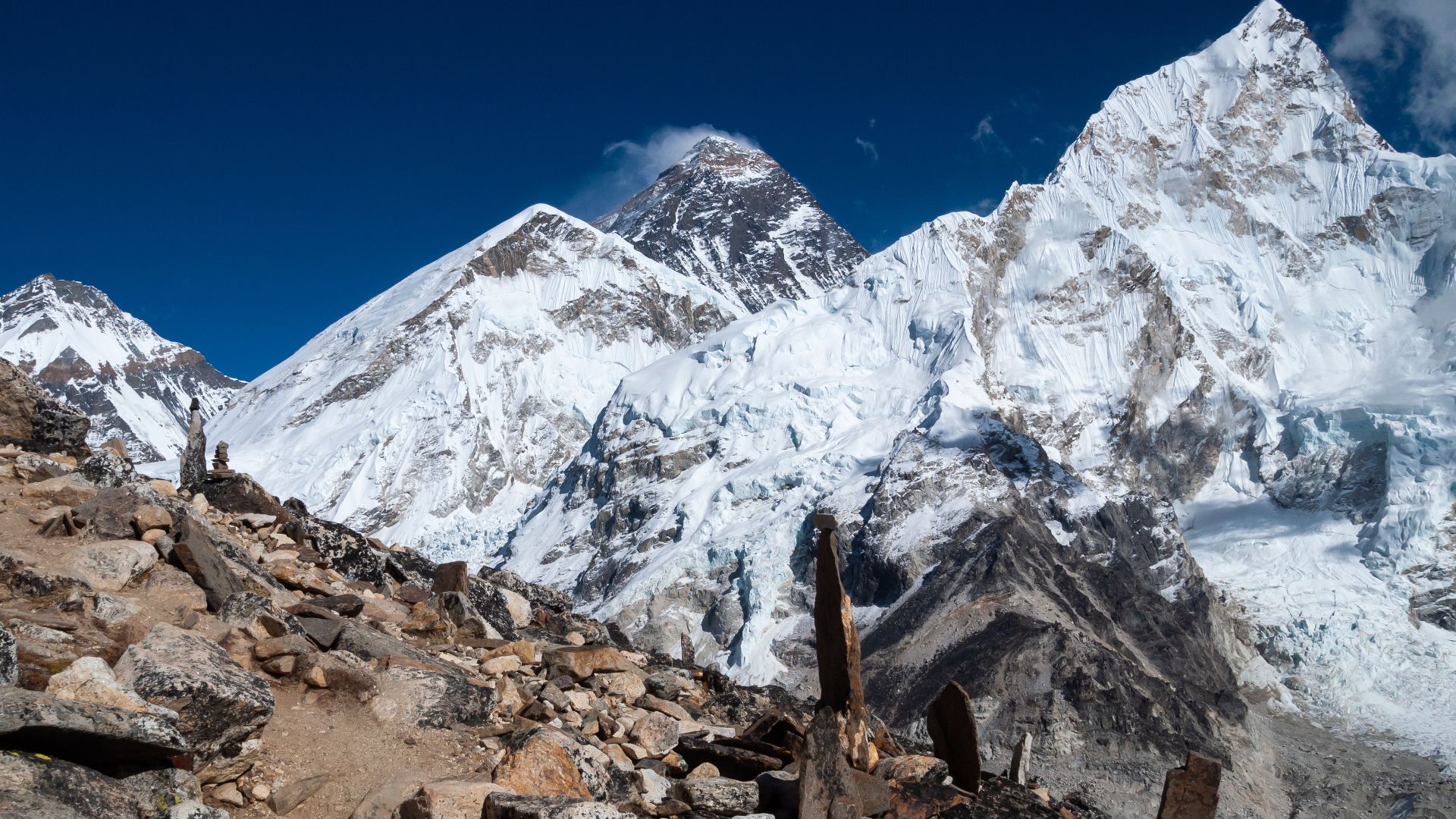 Mount Everest, Everest West Shoulder, west face of Lhotse-Nuptse massif as viewed from the west. Ice and snow. Nepal, Himalayas.