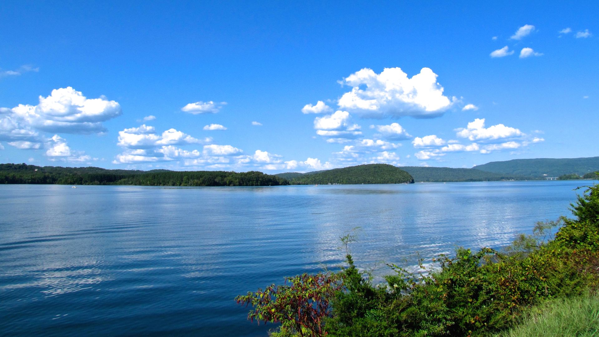 Nickajack Lake in Marion County, Tennessee, United States, viewed from Shellmound Road (SR 156) near Haletown.