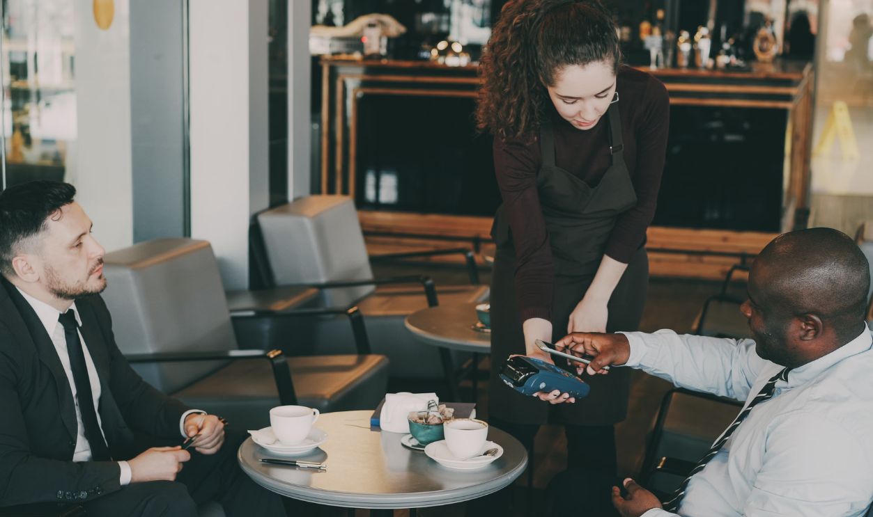What Etiquette Experts Actually Say