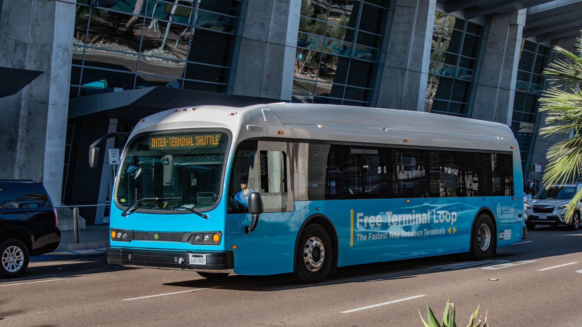 SAN Airport Inter-Terminal Shuttle | Proterra Catalyst BE35 | SAN Terminal 2