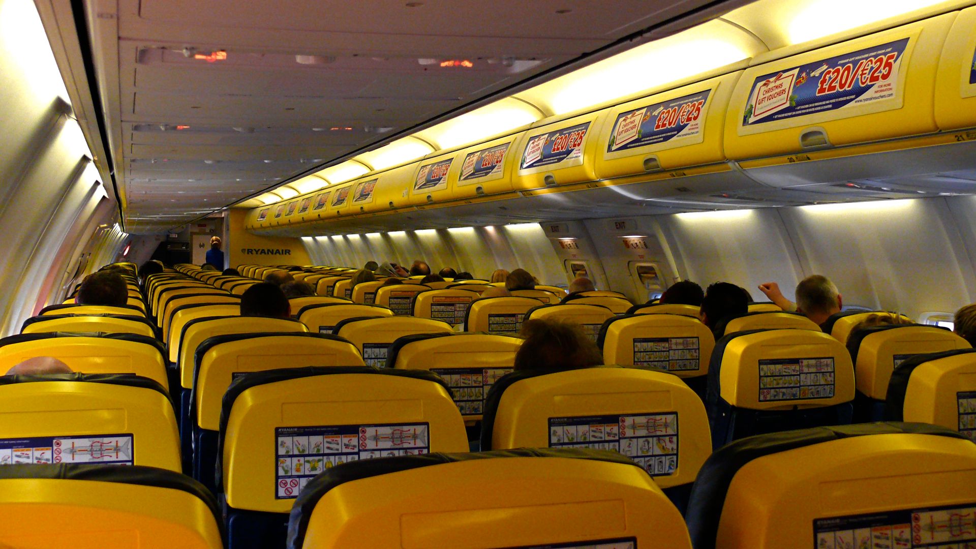 Ryanair B737-800 Cabin
