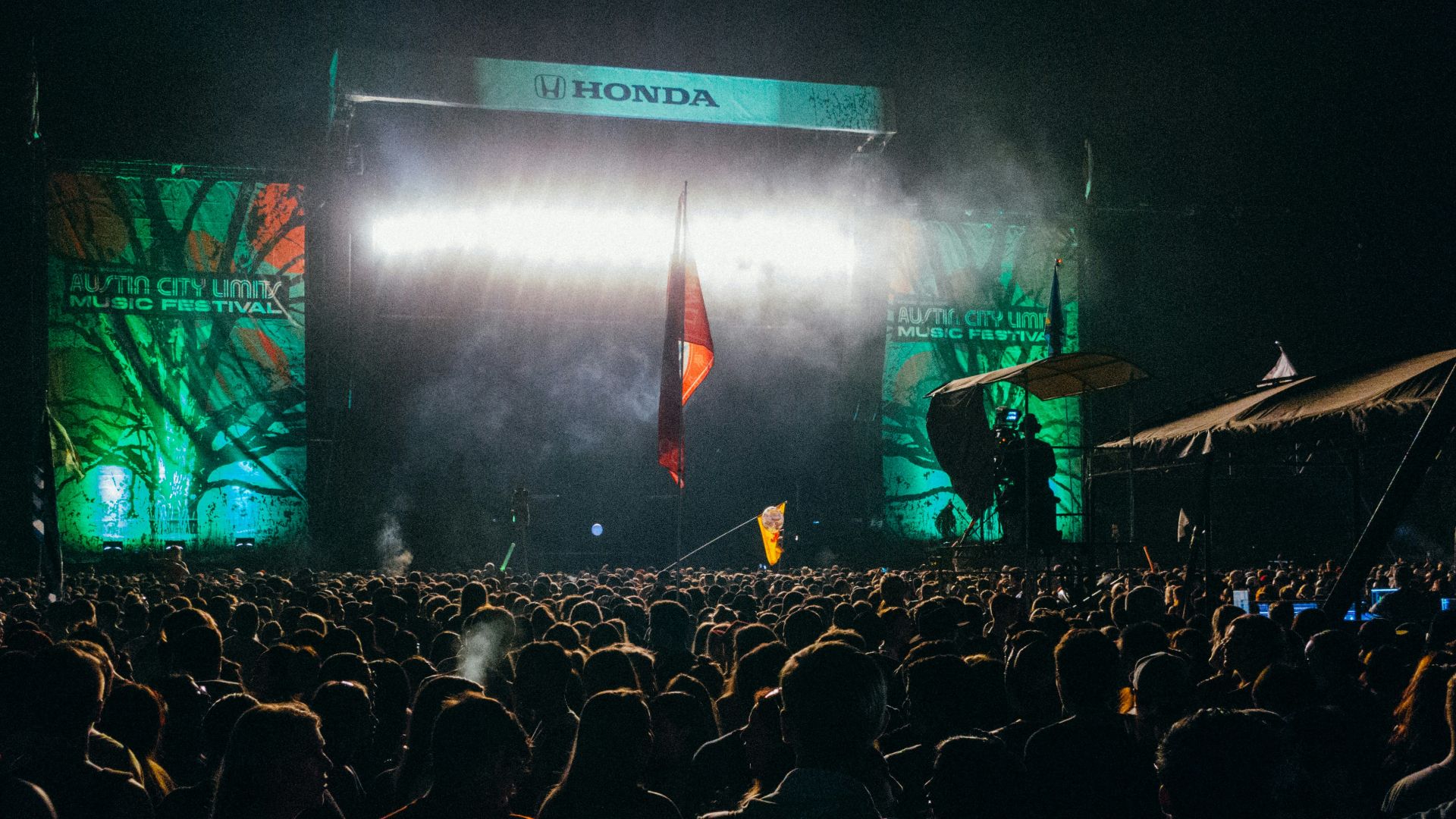 Honda stage with crowding people