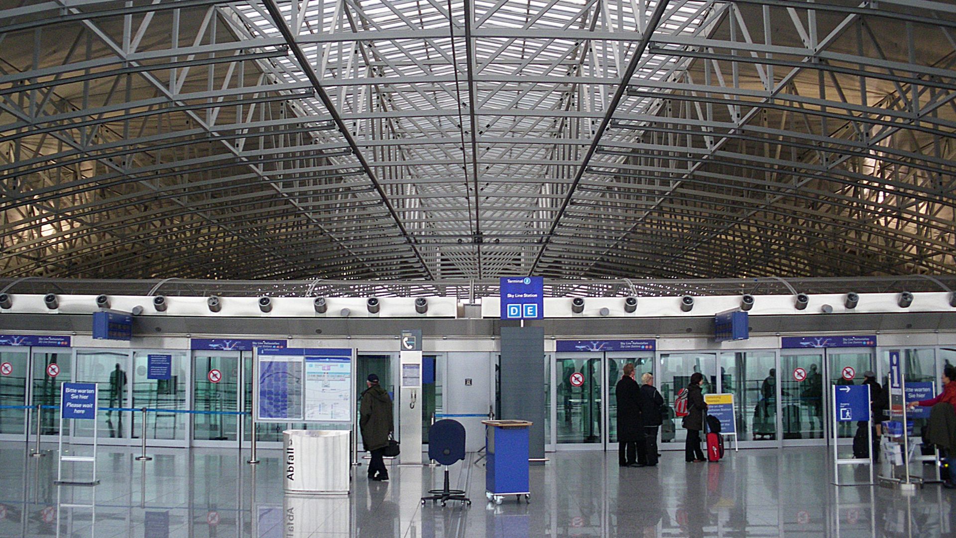 Frankfurt am Main Airport (IATA: FRA, ICAO: EDDF), known in German as Flughafen Frankfurt am Main or Rhein-Main-Flughafen is a major international airport located in Frankfurt am Main, Germany, 12 km (7.5 mi) southwest of the city centre.1 Run by Fraport,