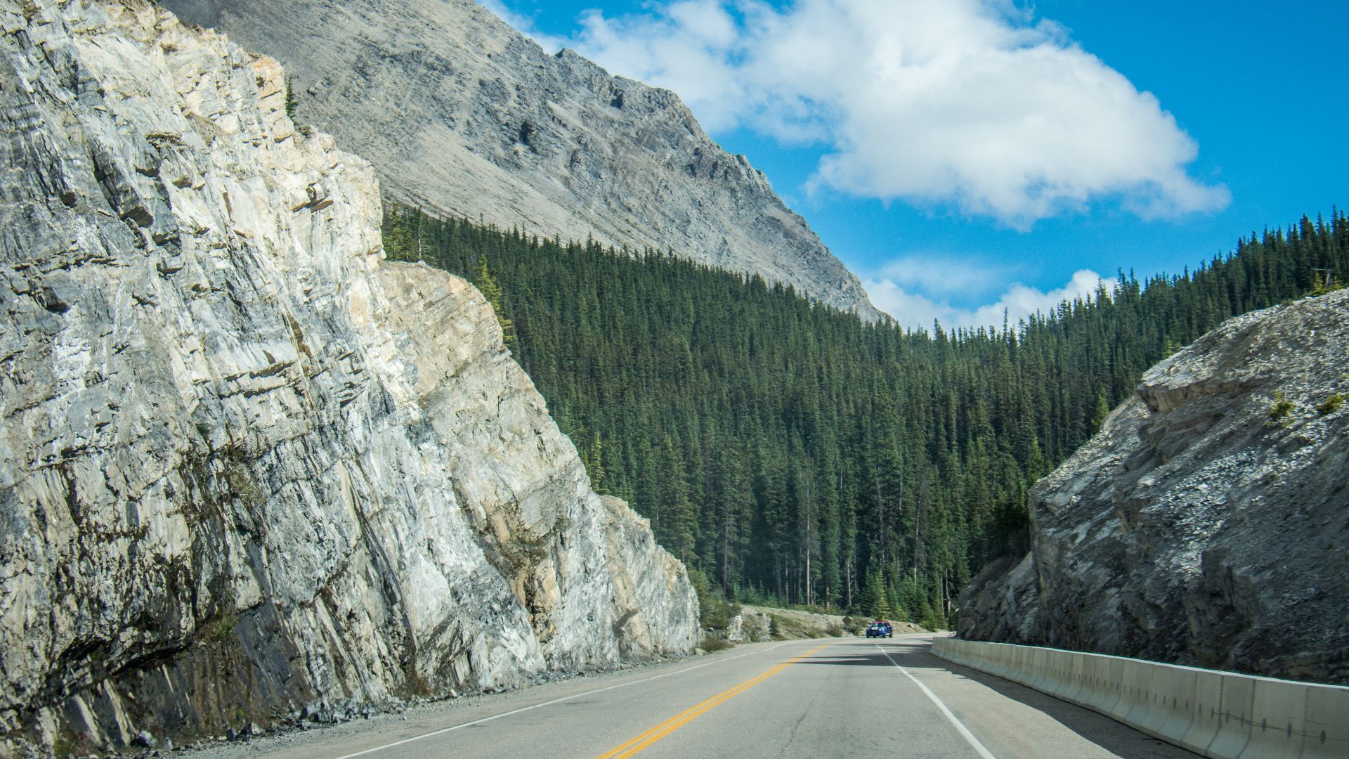 Icefields Parkway in Alberta Canada
