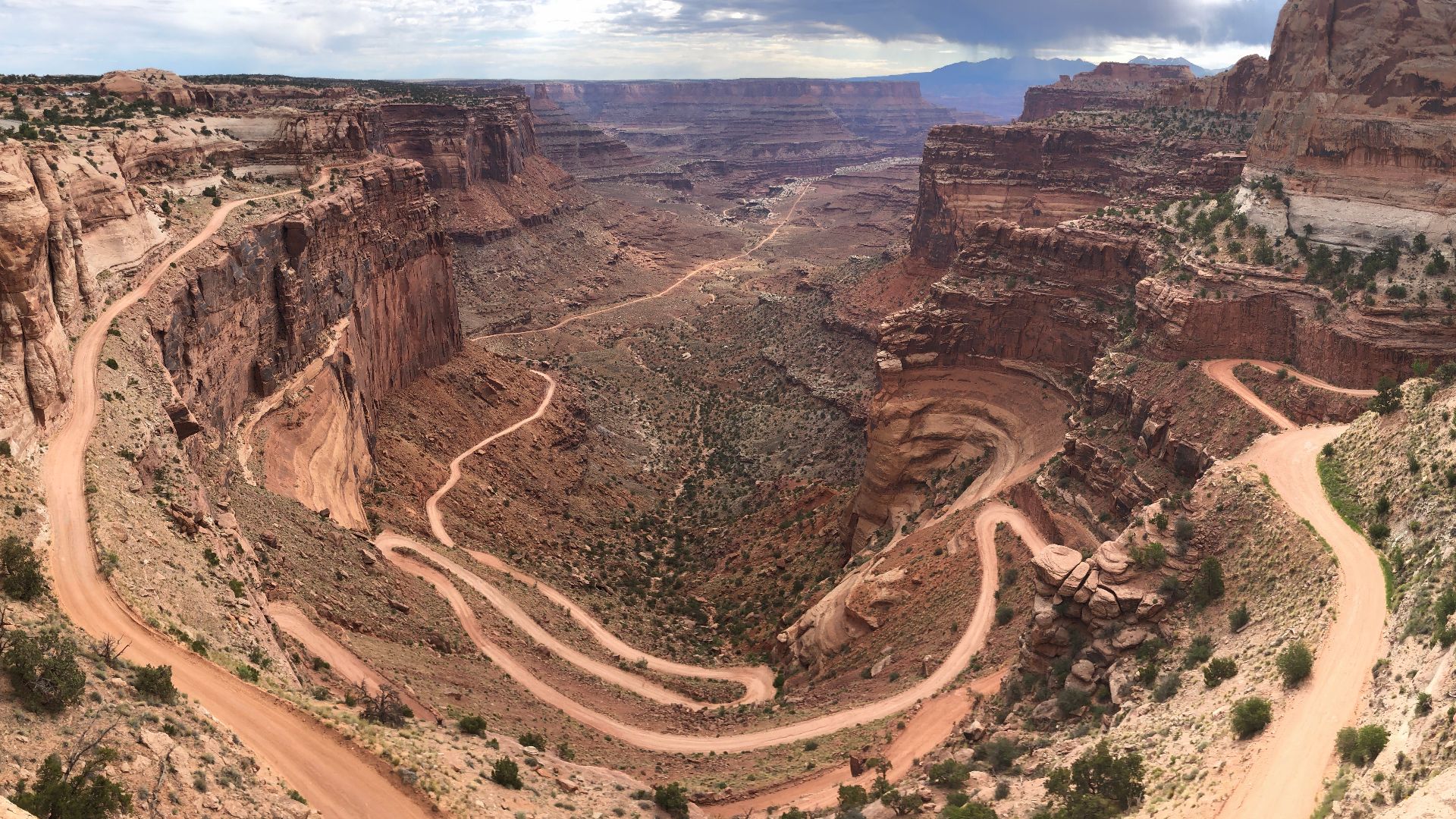 Shafer Trail switchbacks from Shafer Canyon Overlook.

NPS / Collin Gilmore