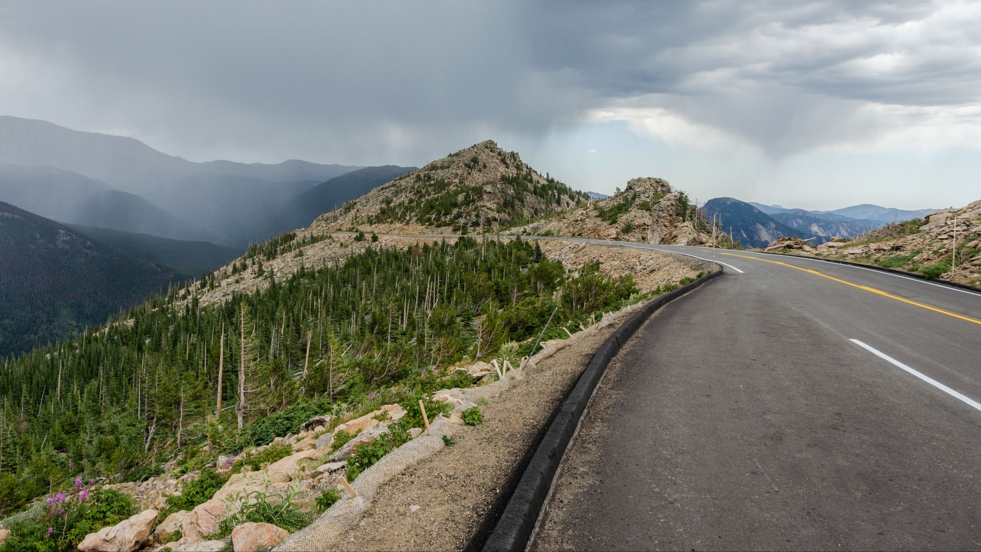 A view of the Trail Ridge Road in Rocky Mountains Natl Park, looking northeast