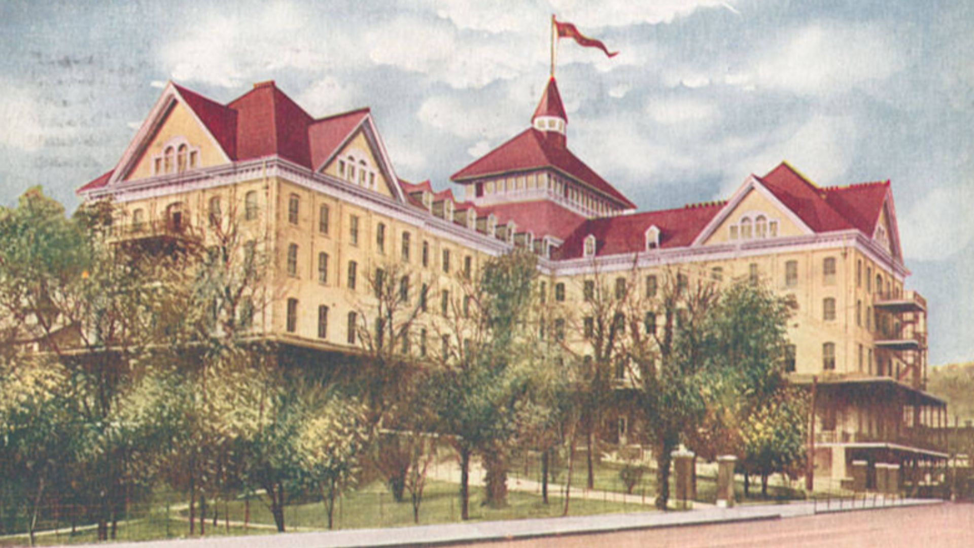 Postcard view of the Park Hotel in Hot Springs.