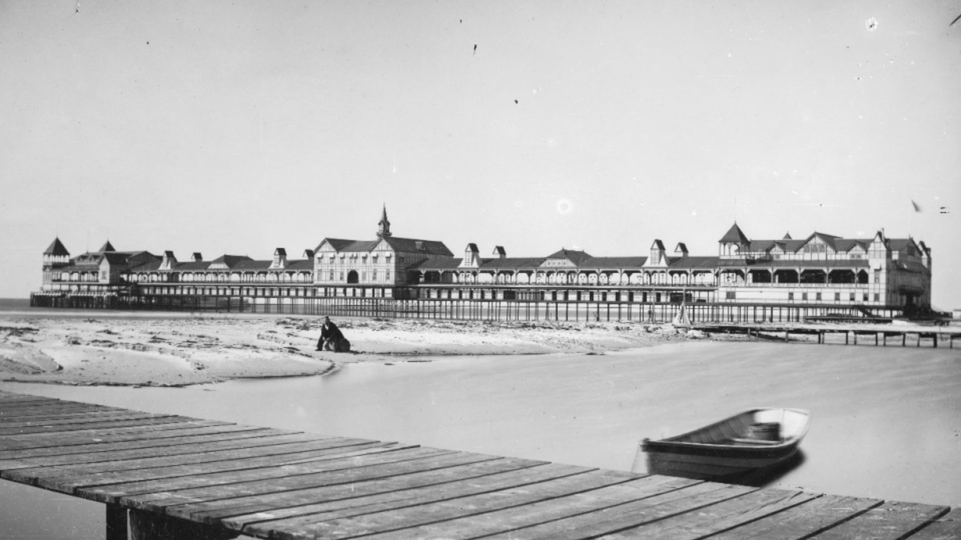 George Bradford Brainerd (American, 1845-1887). Iron Pier, Coney Island, Brooklyn, ca. 1872-1887. Wet-collodion negative. Prints, Drawings and Photographs. Brooklyn Museum/Brooklyn Public Library, Brooklyn Collection, 1996.164.2-272. (1996.164.2-272_glass