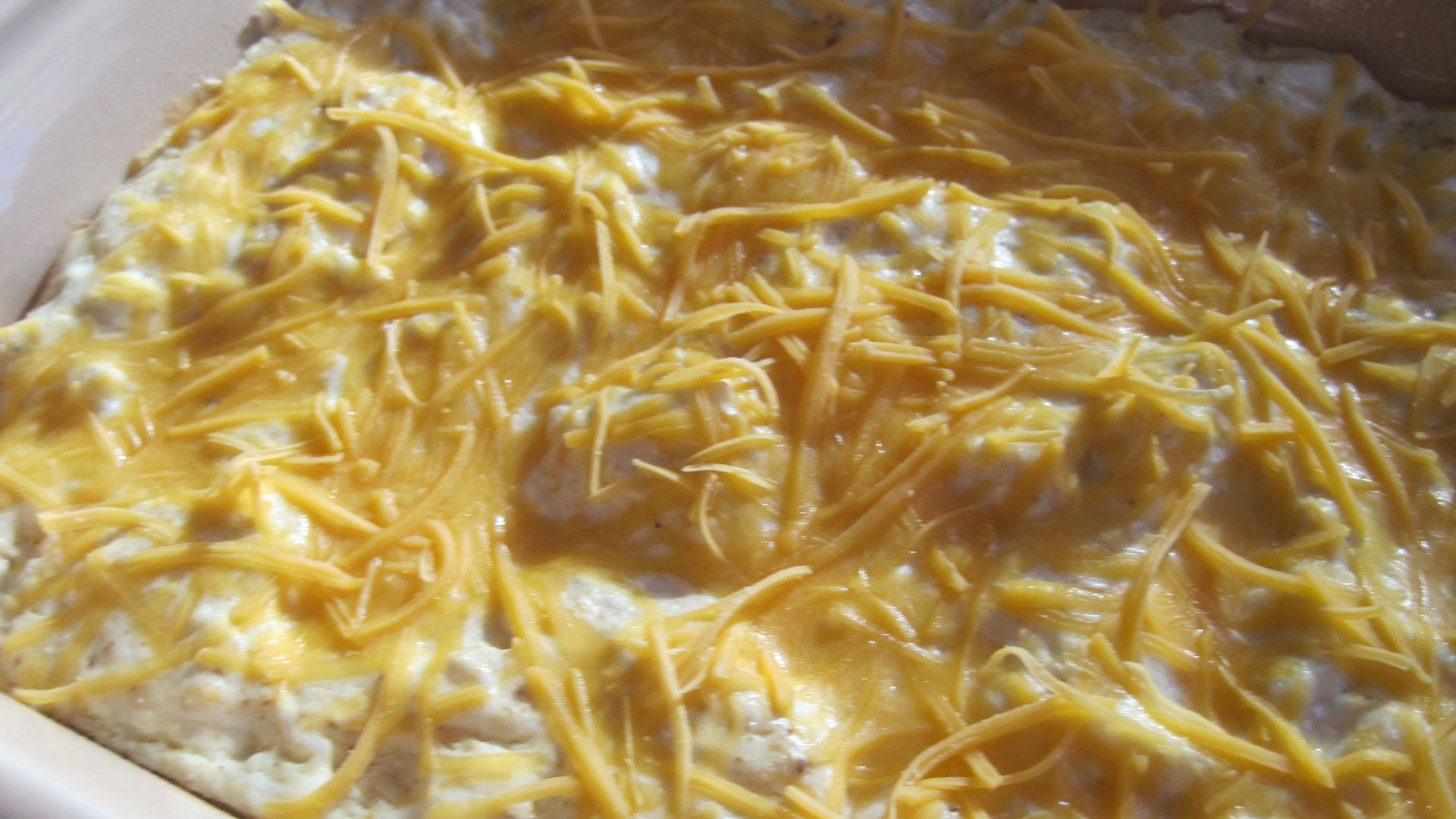 Warm crab dip with cheddar cheese