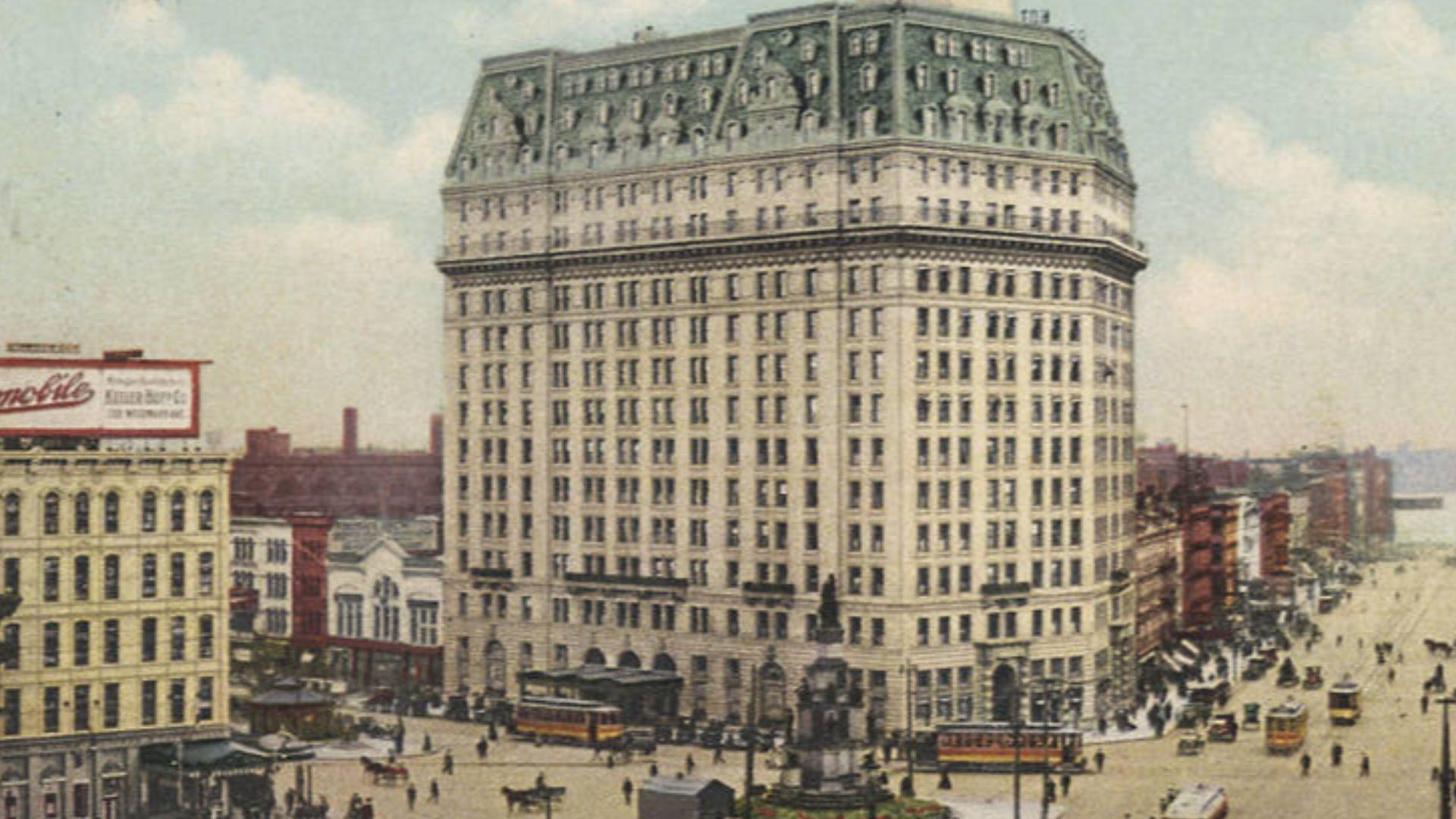 Hotel Pontchartrain and Woodward Avenue