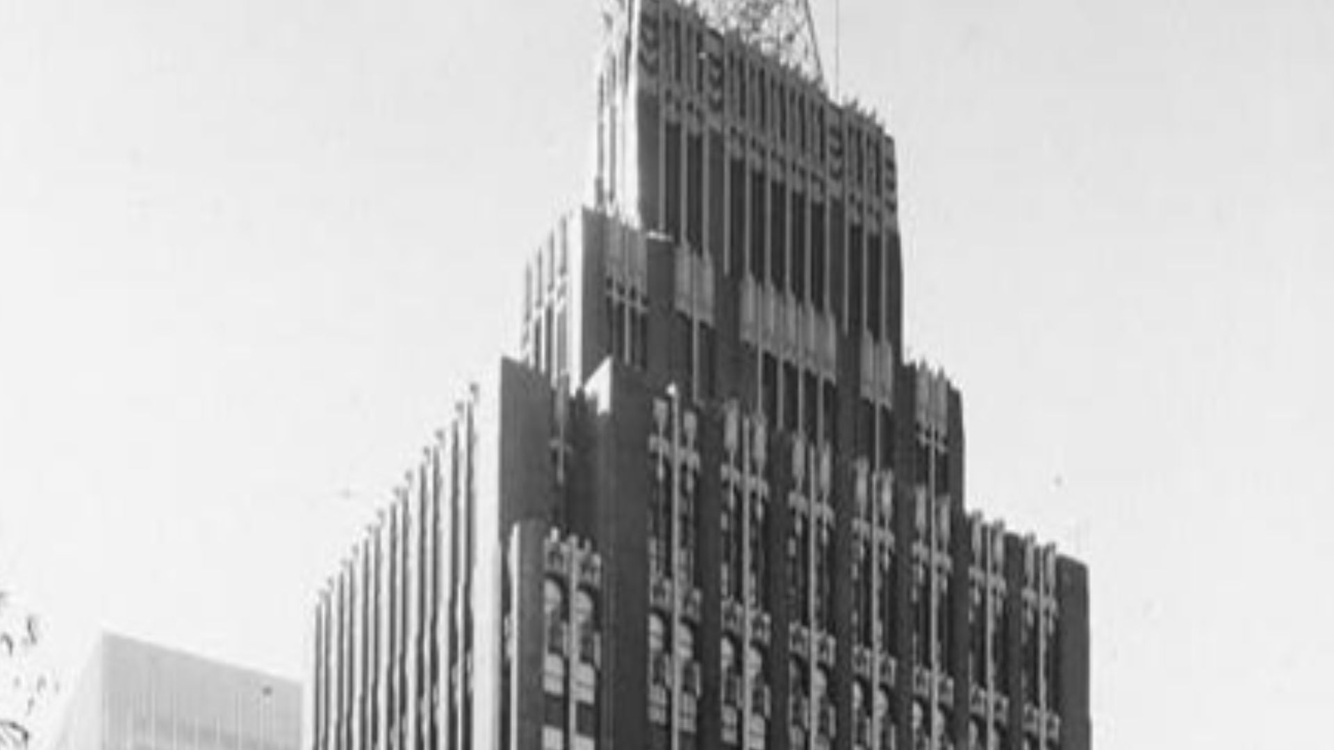 The Richfield Tower, view of north facade and east side — 555 South Flower Street, Downtown Los Angeles, Los Angeles, California.
The 1929 black tiled Art Deco landmark, designed by Morgan, Walls & Clements, was demolished in 1969.
Image (1968): HABS—Hist