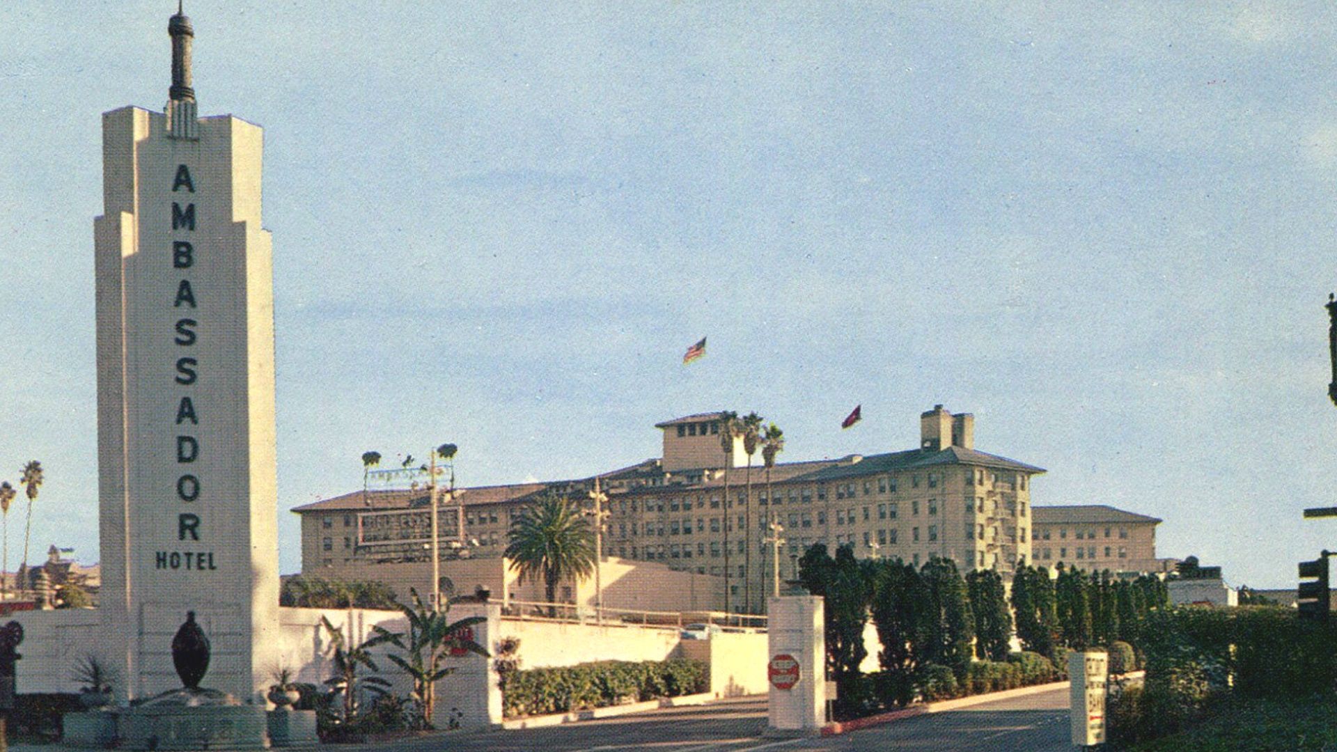 Photo of the entrance gate of the Ambassador Hotel in 1959.