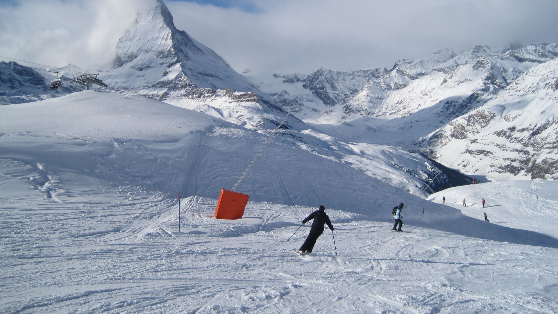 2009_12_29_zermatt_137, One of the great slopes on Gornergrat, near the top, with the ever-distracting Matterhorn in the distance.  Location: Zermatt