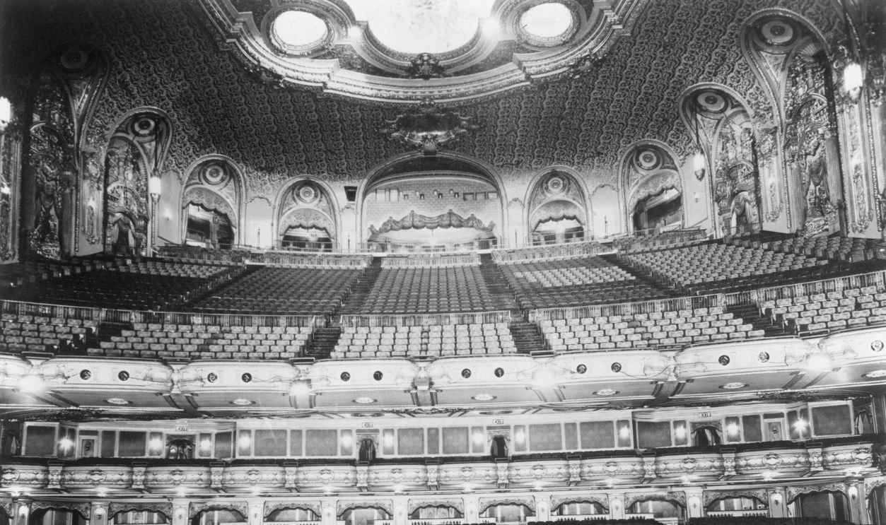 Getty Images - 514702572 - The interior of the Fox Theatre in San Francisco, which sat 5,000, just prior to demolition in 1963.