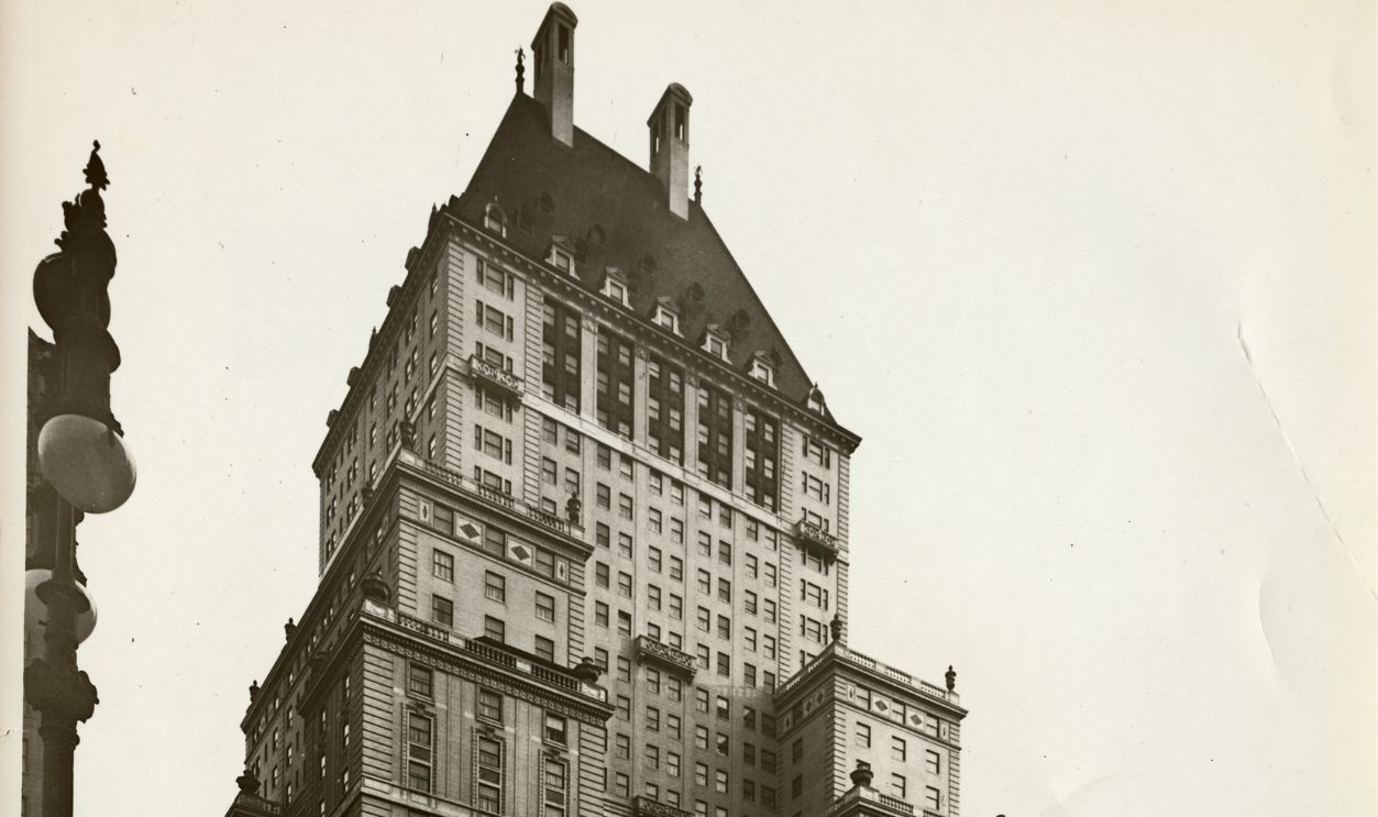 Getty Images - 540356846 - A new picture of the superb building at 59th Street and Fifth Avenue, the Savoy Plaza.