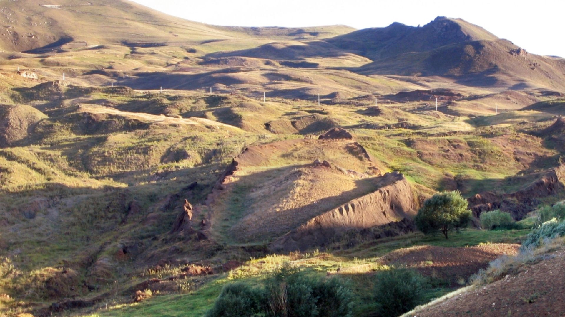 File:The Structure Claimed to be the Noah's Ark near the Mount Ararat in Turkey.jpg
